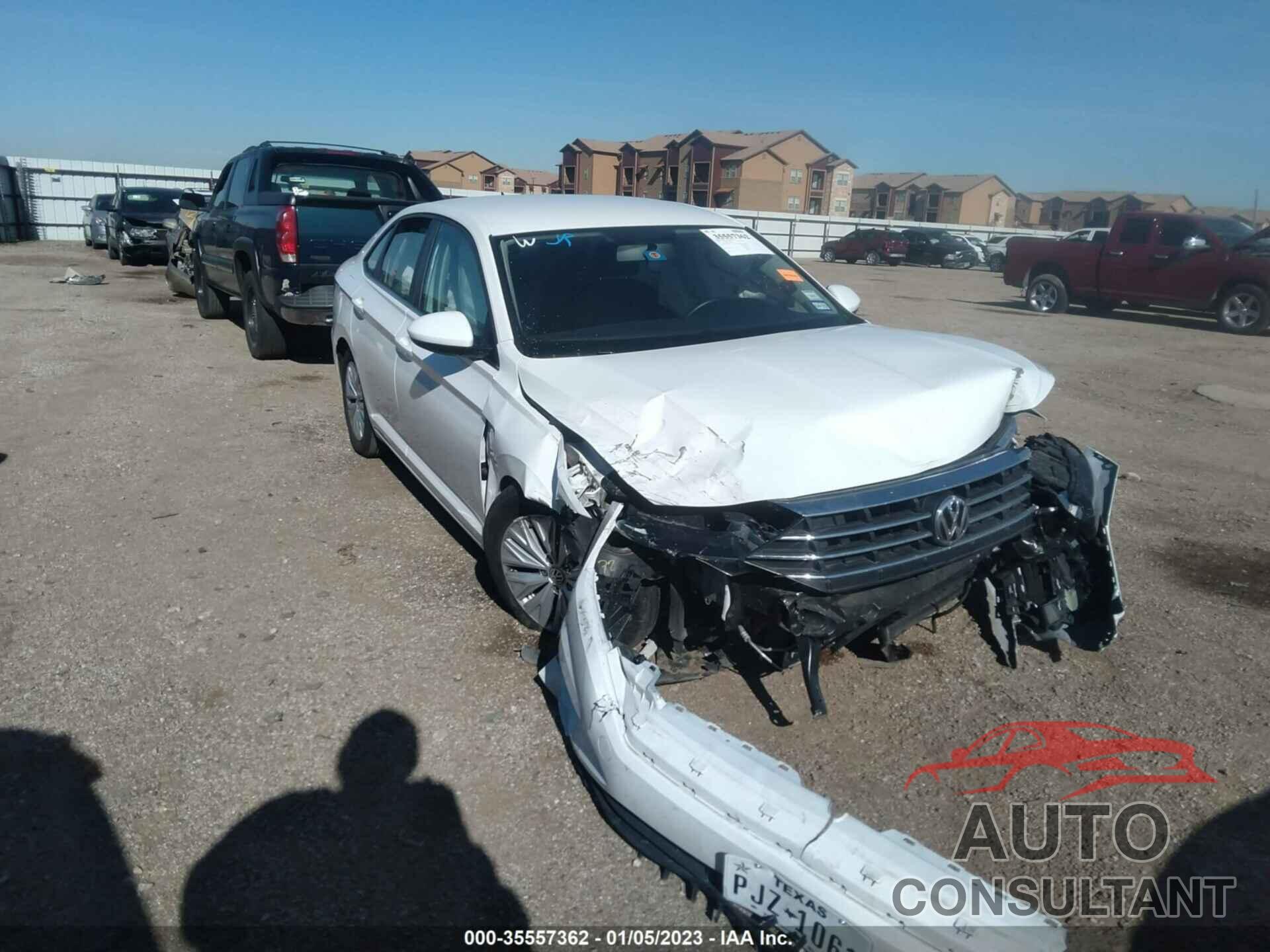VOLKSWAGEN JETTA 2019 - 3VWC57BU8KM174824