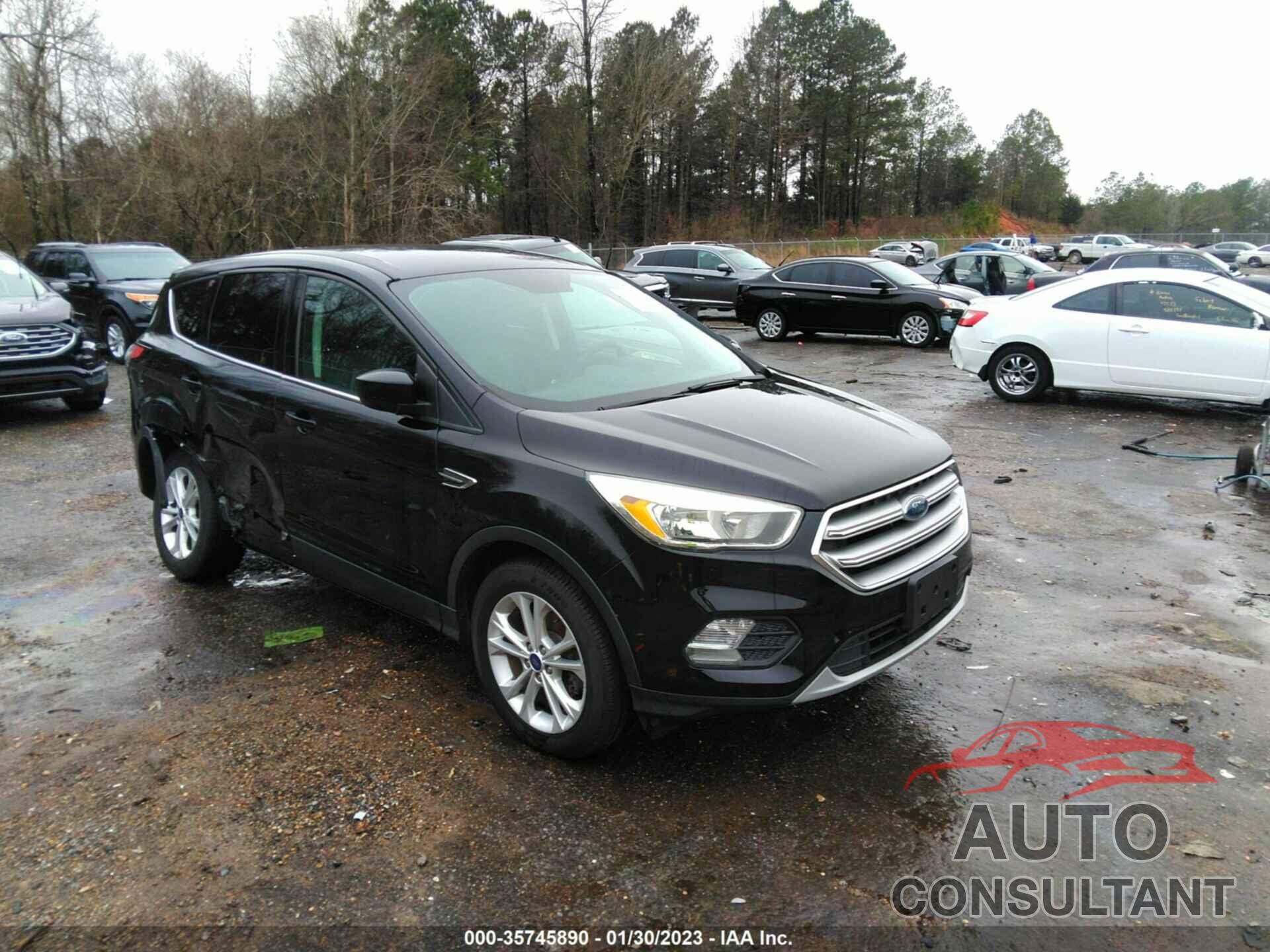 FORD ESCAPE 2017 - 1FMCU0GDXHUE38843