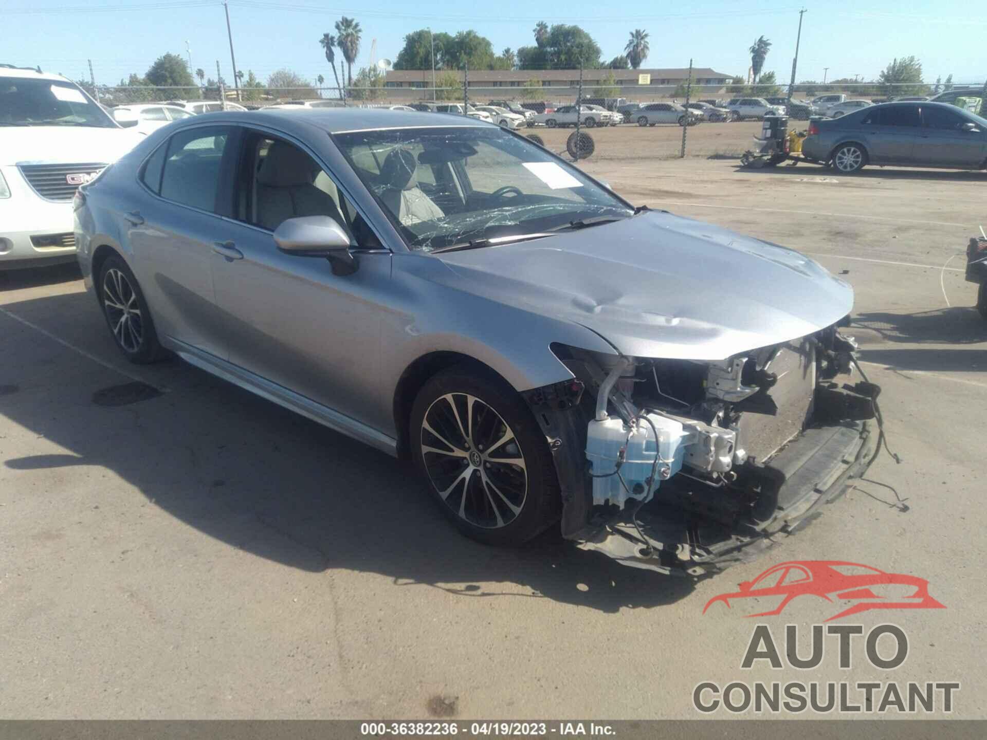 TOYOTA CAMRY 2018 - 4T1B11HK5JU667735