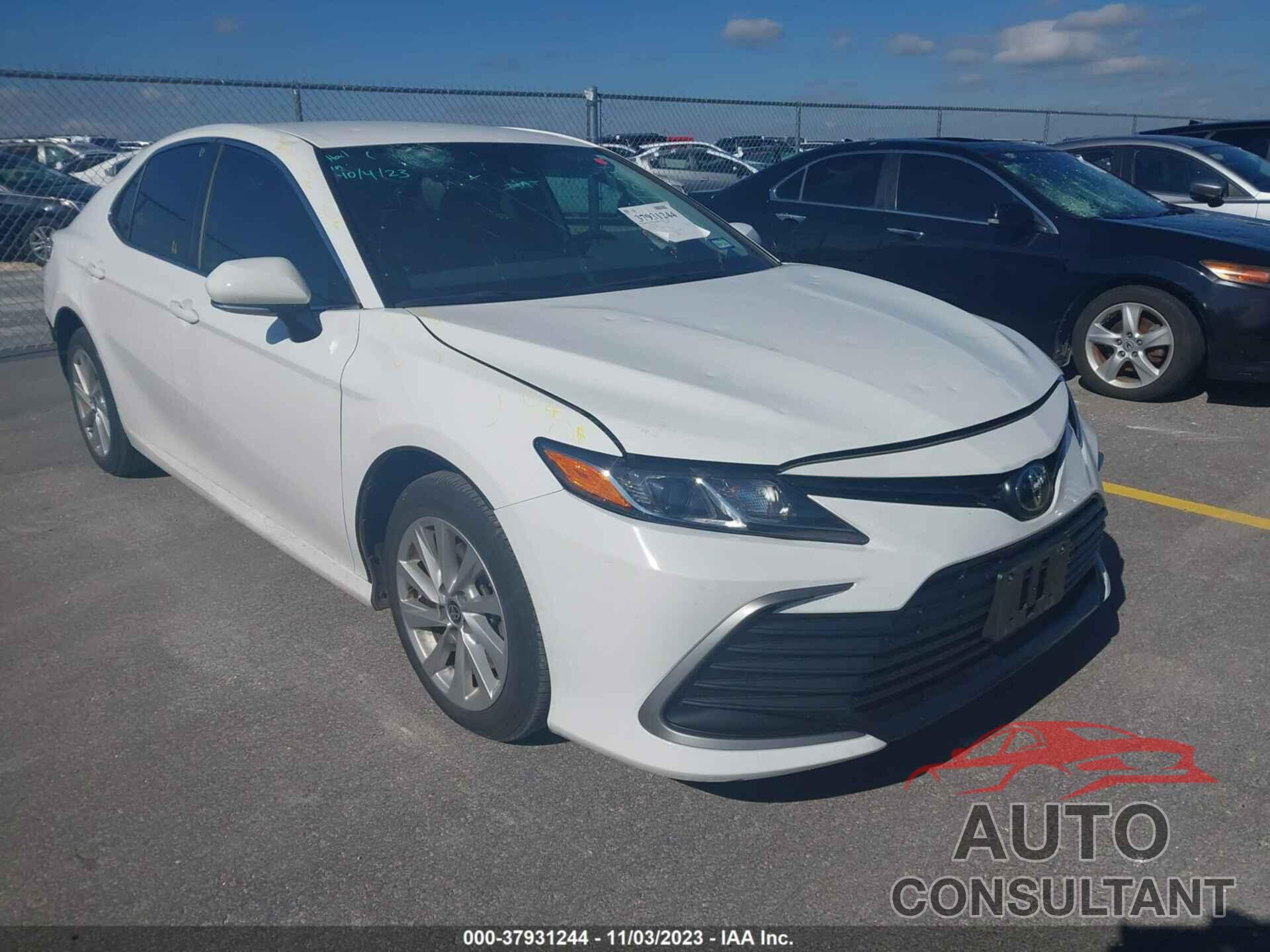 TOYOTA CAMRY 2022 - 4T1R11AKXNU058073