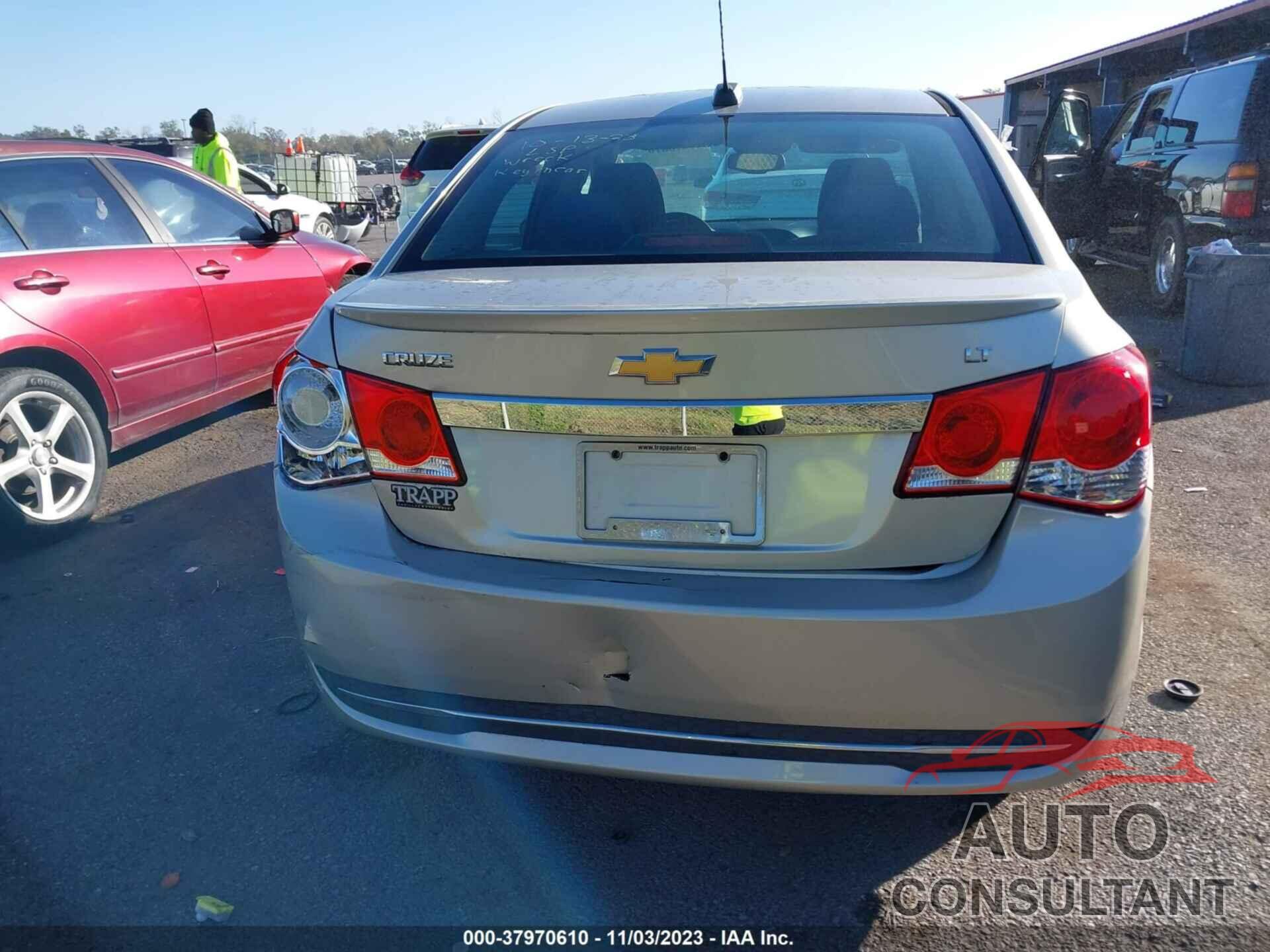 CHEVROLET CRUZE LIMITED 2016 - 1G1PE5SB4G7138002