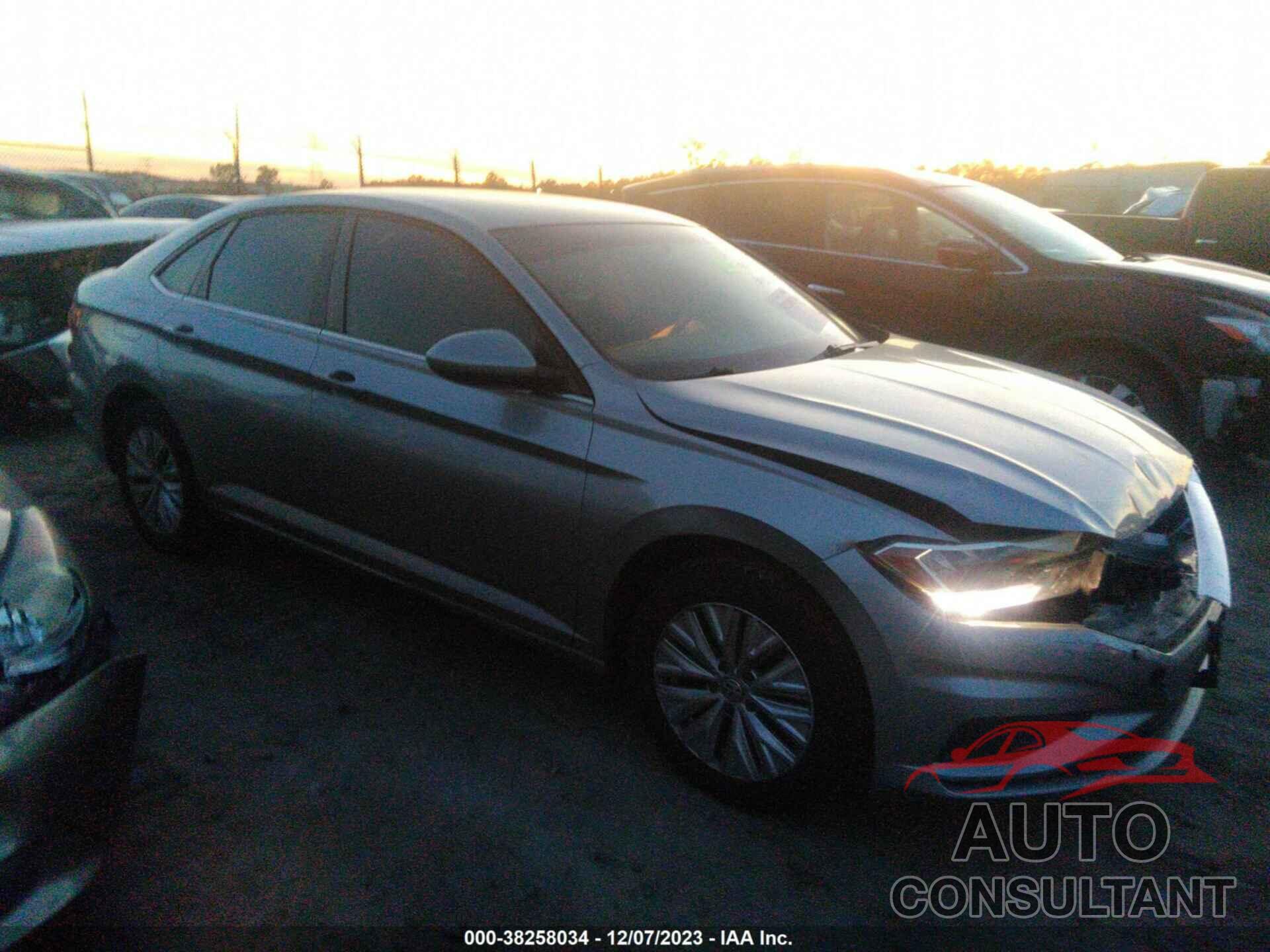 VOLKSWAGEN JETTA 2019 - 3VWCB7BU3KM172066