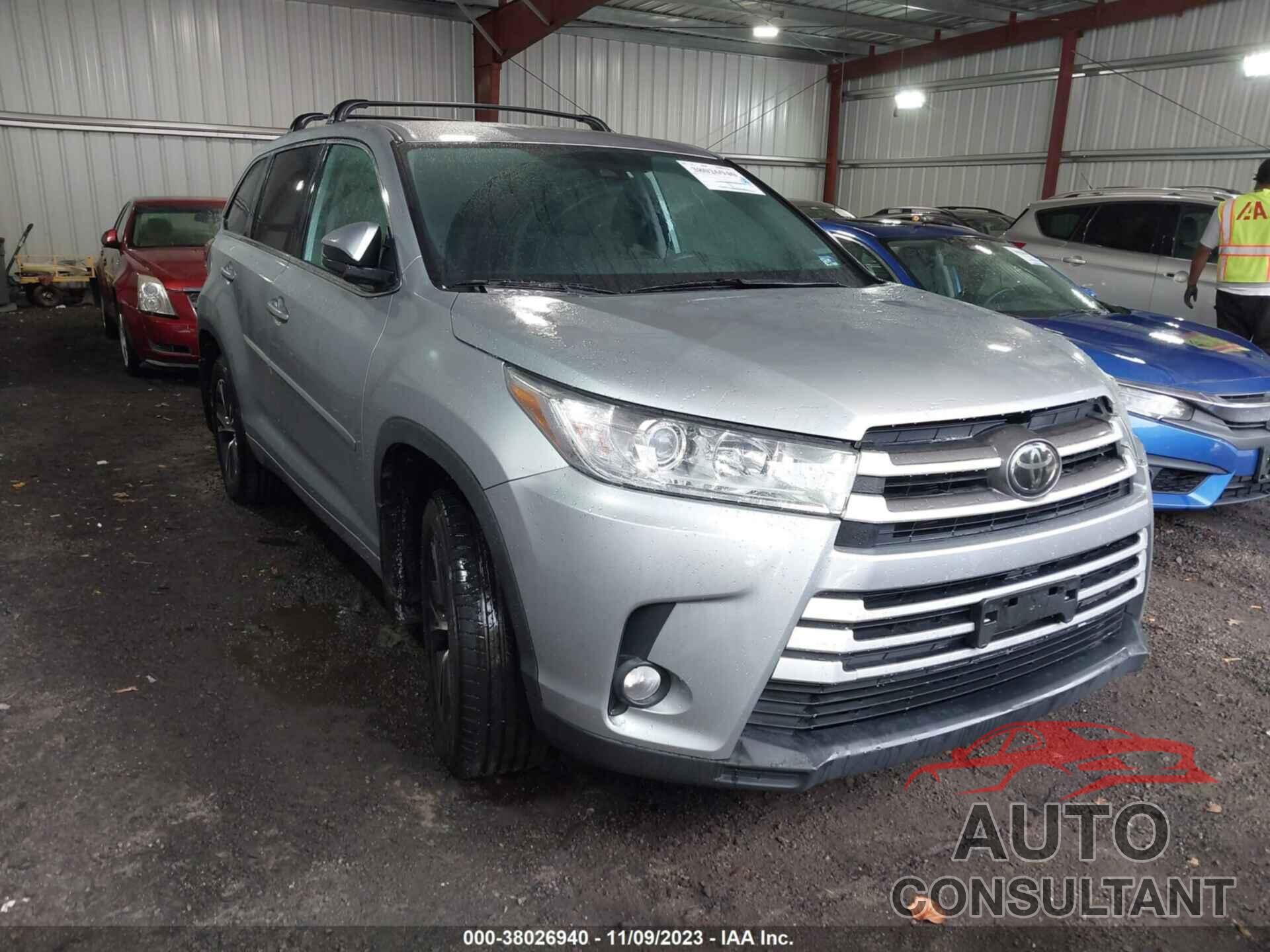 TOYOTA HIGHLANDER 2018 - 5TDBZRFH5JS876853