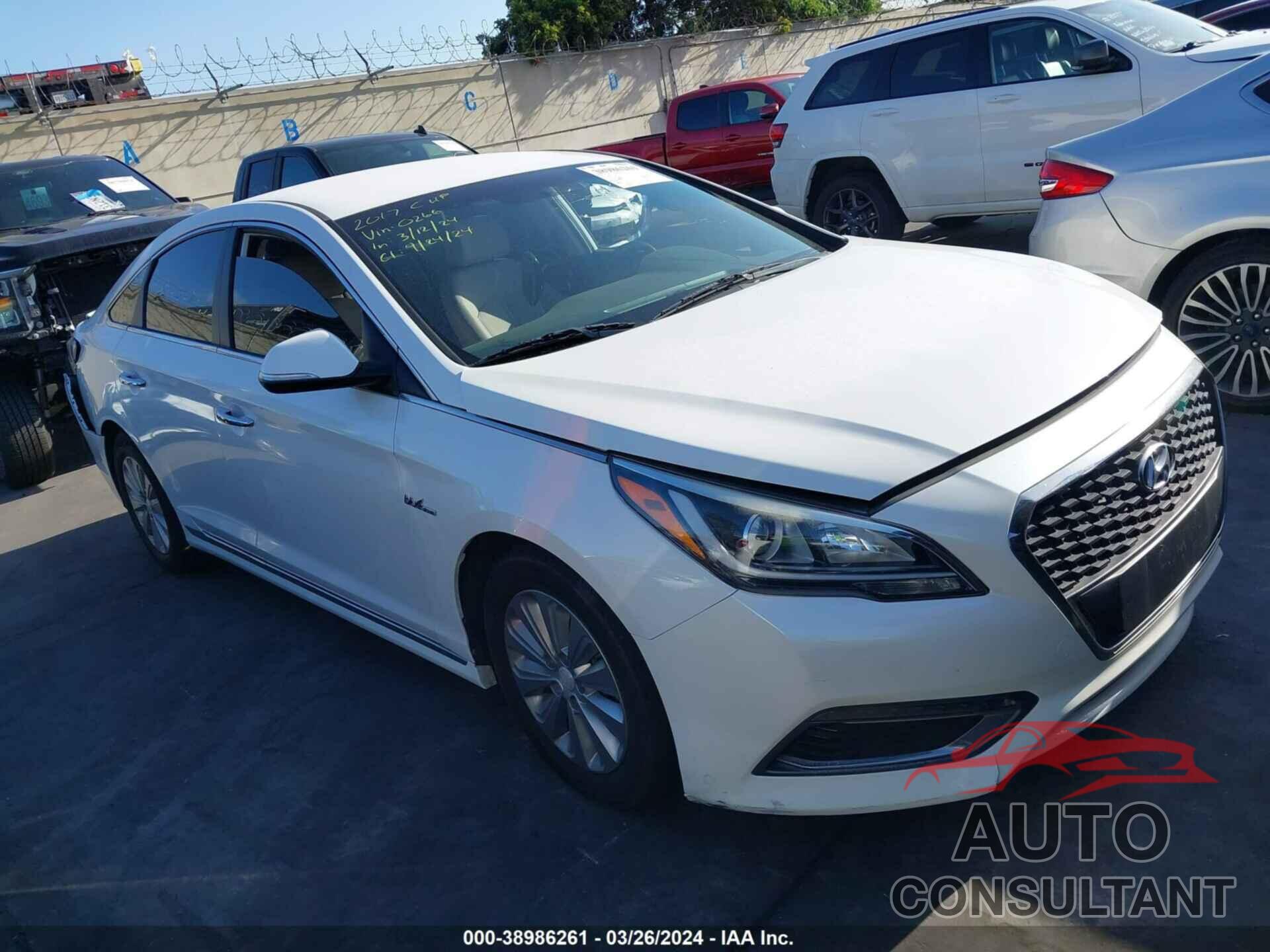 HYUNDAI SONATA 2017 - KMHE24L14HA050266