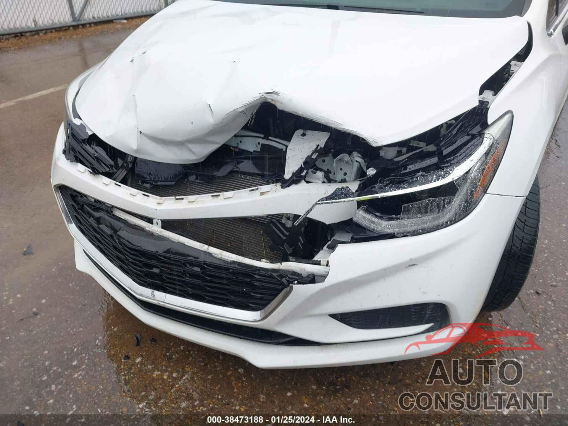 CHEVROLET CRUZE 2018 - 1G1BE5SM1J7103193