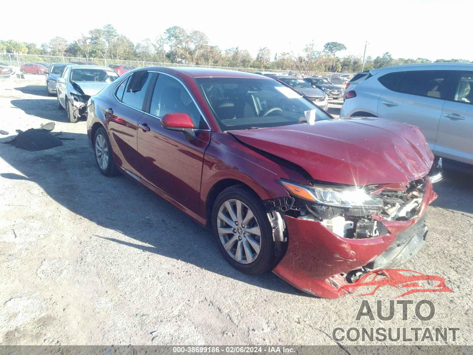 TOYOTA CAMRY 2018 - 4T1B11HK5JU652717