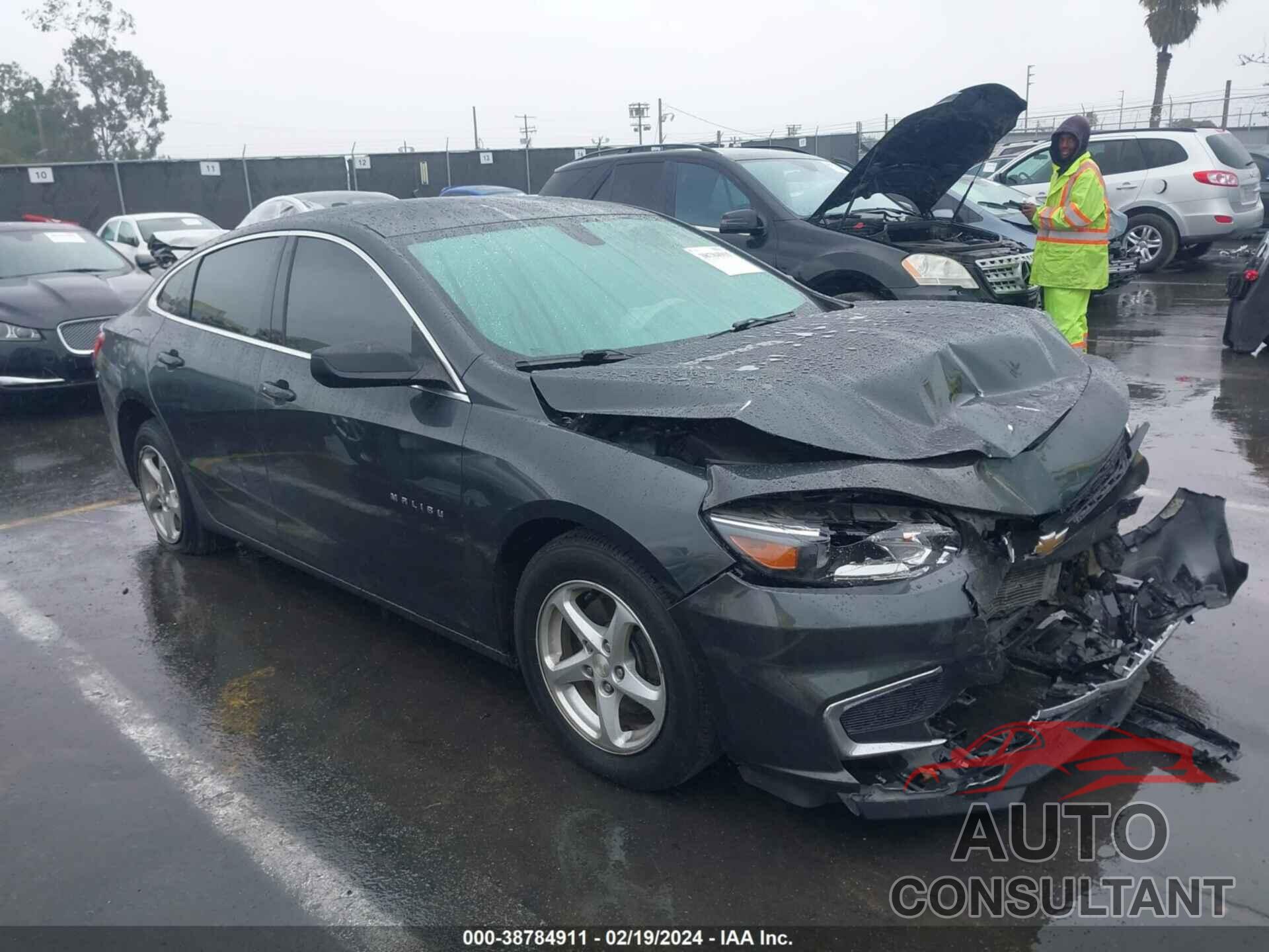 CHEVROLET MALIBU 2018 - 1G1ZB5ST5JF215872