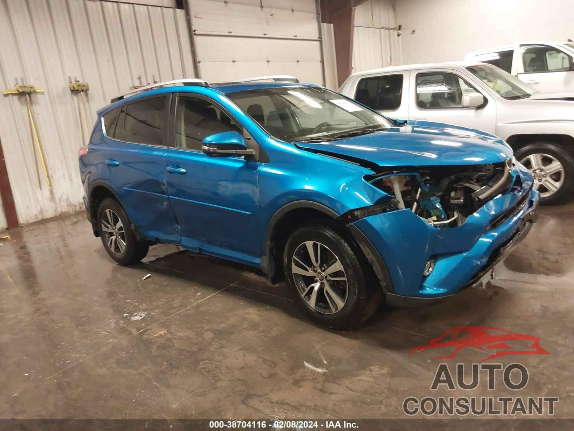TOYOTA RAV4 2017 - JTMRFREV7HJ703745