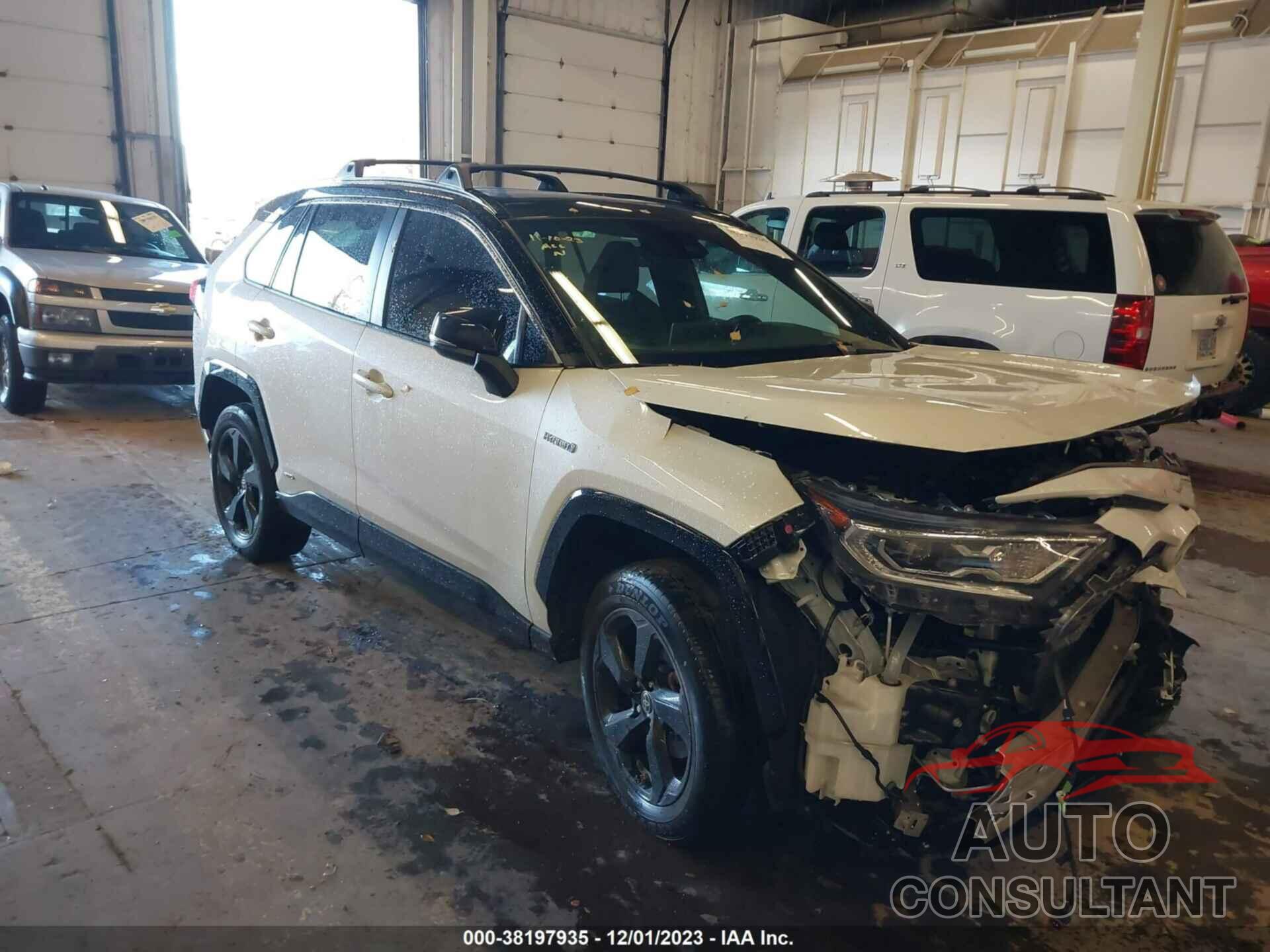 TOYOTA RAV4 2019 - JTMEWRFV2KJ027290