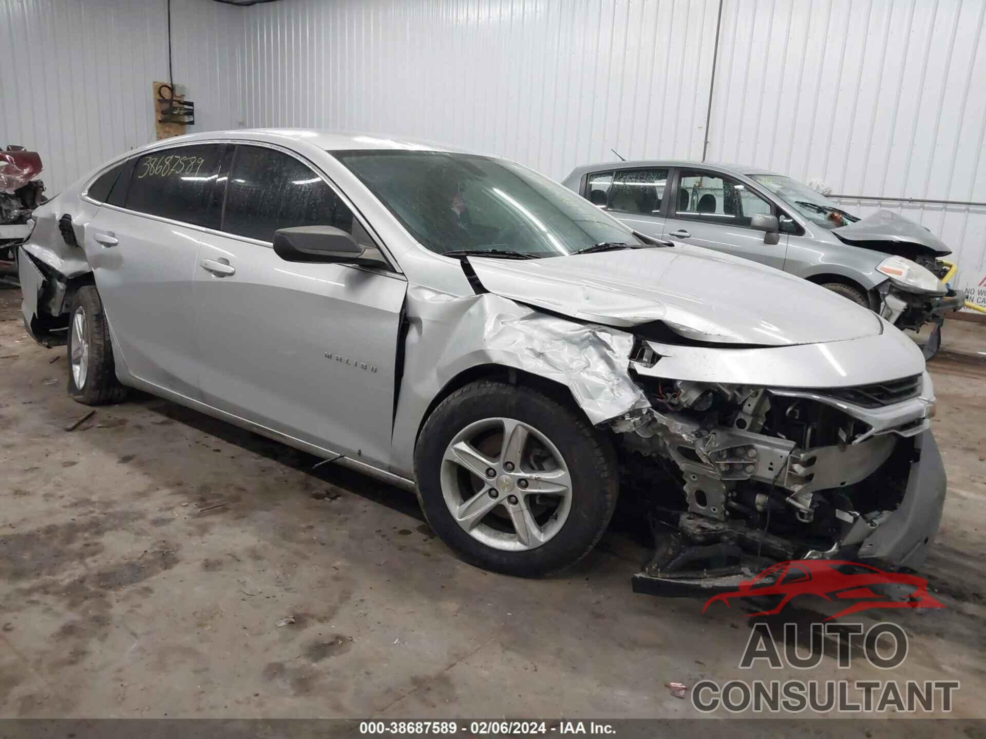 CHEVROLET MALIBU 2019 - 1G1ZC5ST4KF209477