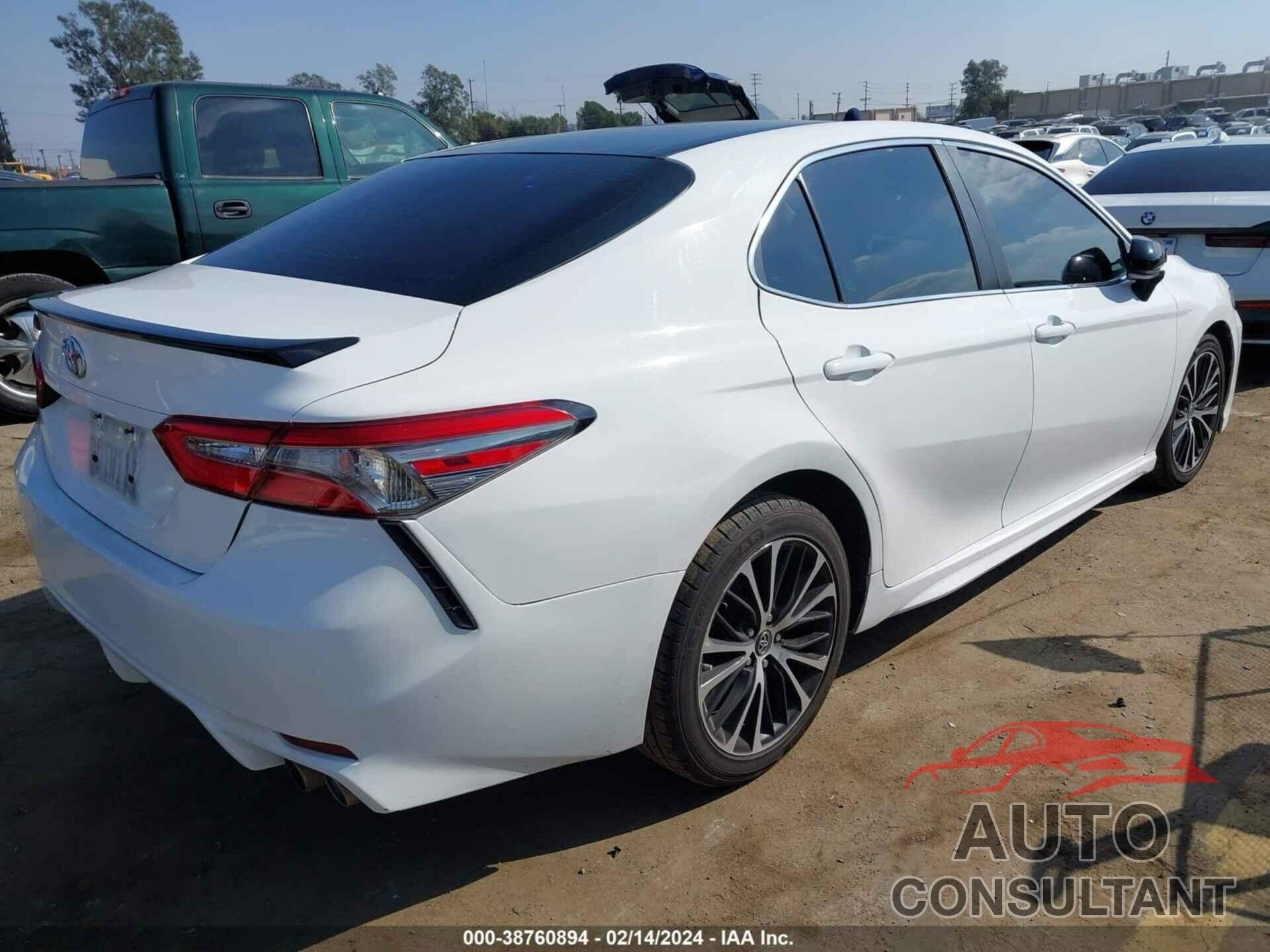 TOYOTA CAMRY 2018 - 4T1B11HK9JU130527