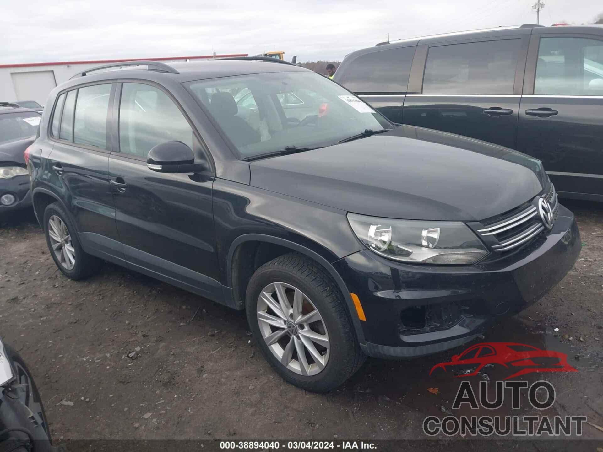 VOLKSWAGEN TIGUAN 2017 - WVGAV7AX6HK046857