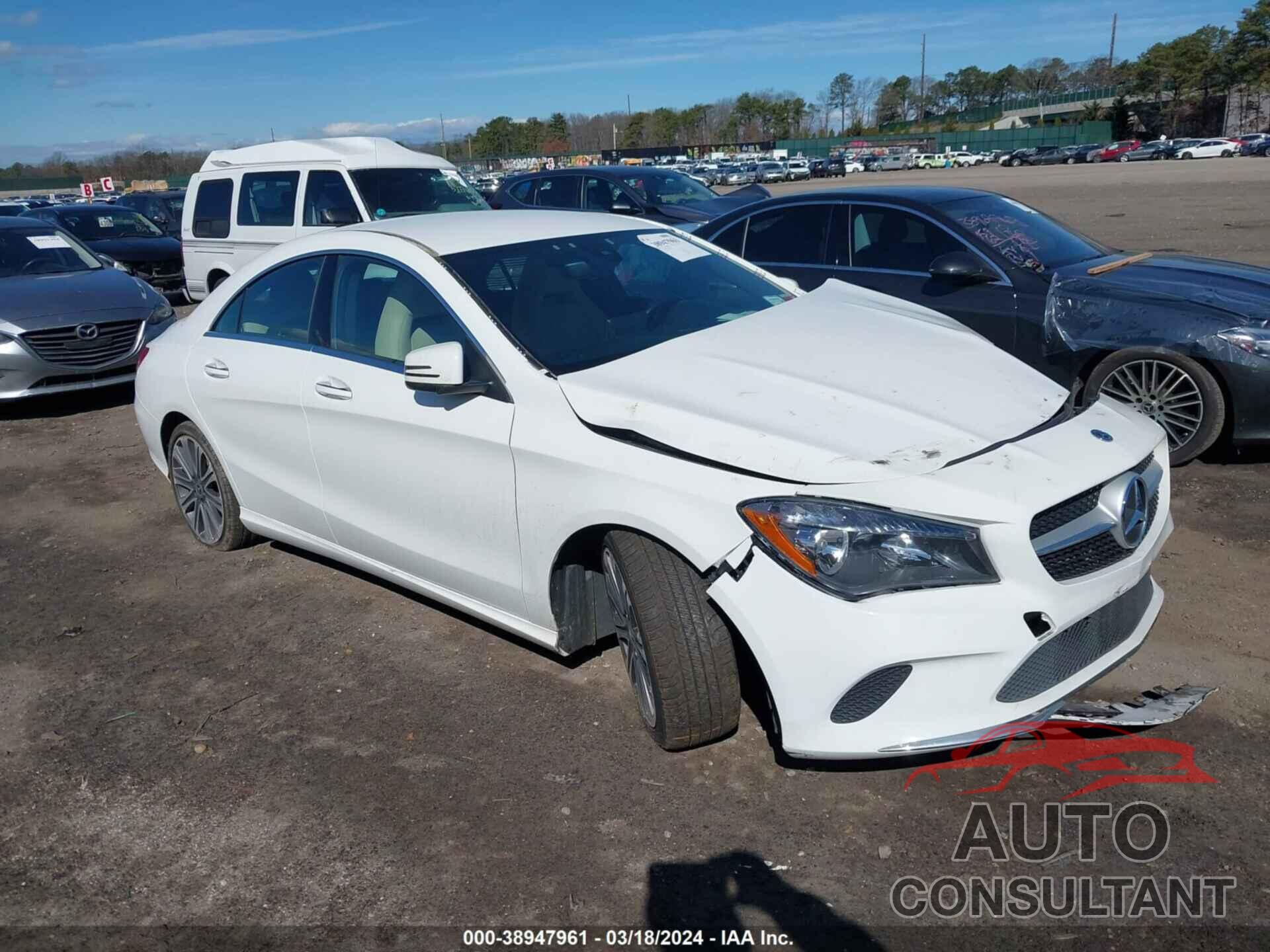 MERCEDES-BENZ CLA 2018 - WDDSJ4GB7JN668604