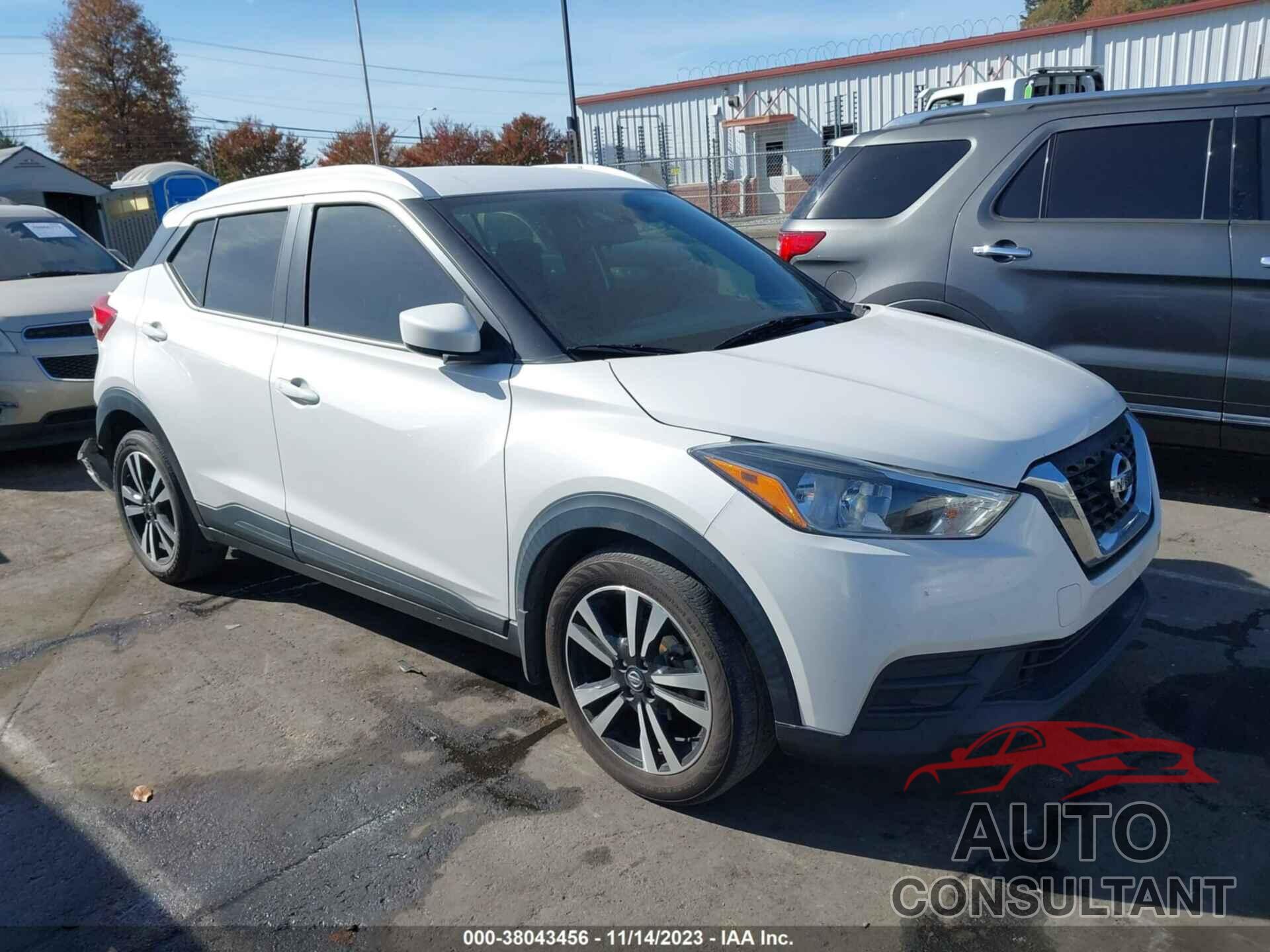 NISSAN KICKS 2018 - 3N1CP5CU0JL545935