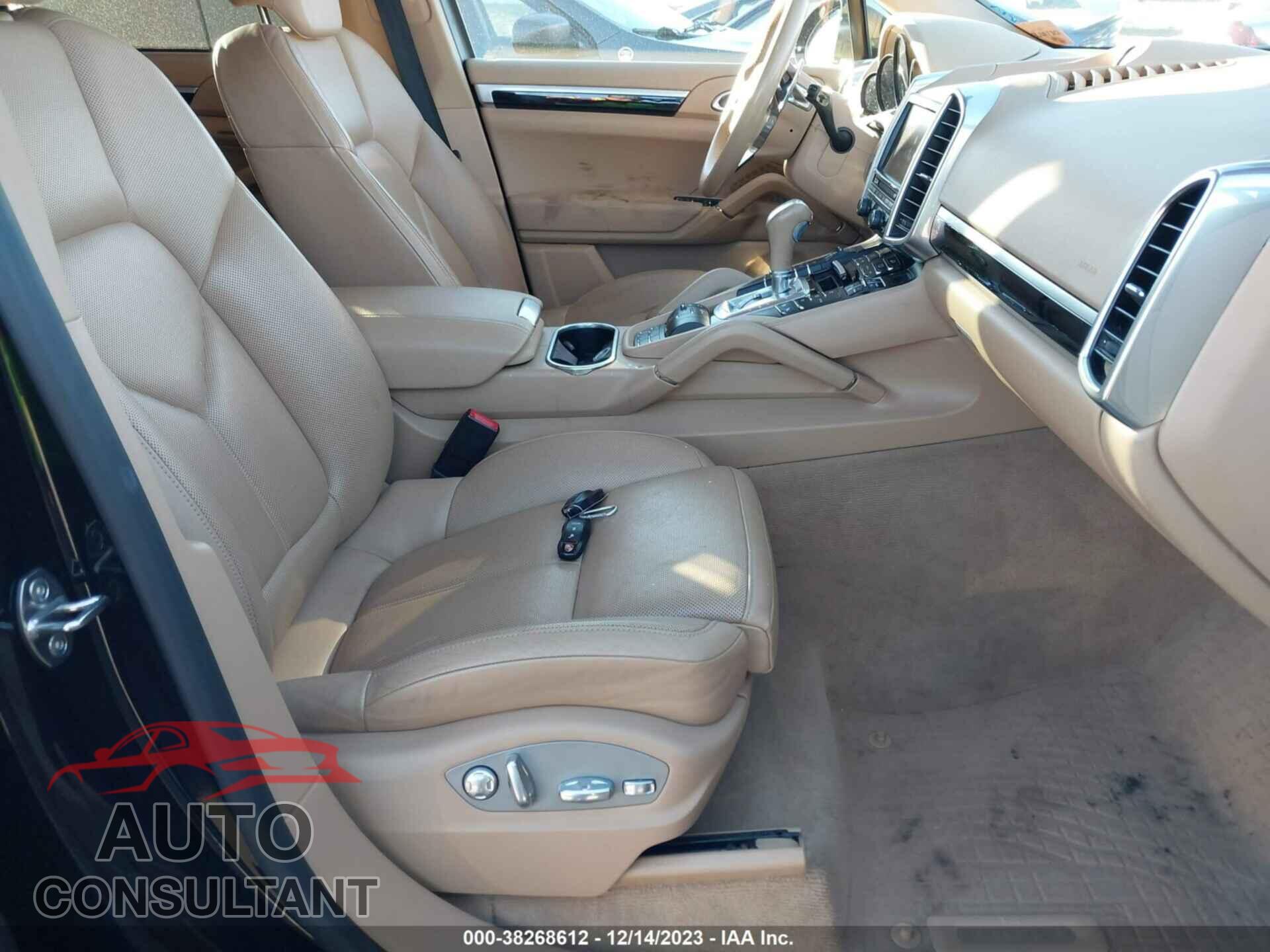 PORSCHE CAYENNE 2015 - WP1AF2A29FLA35513