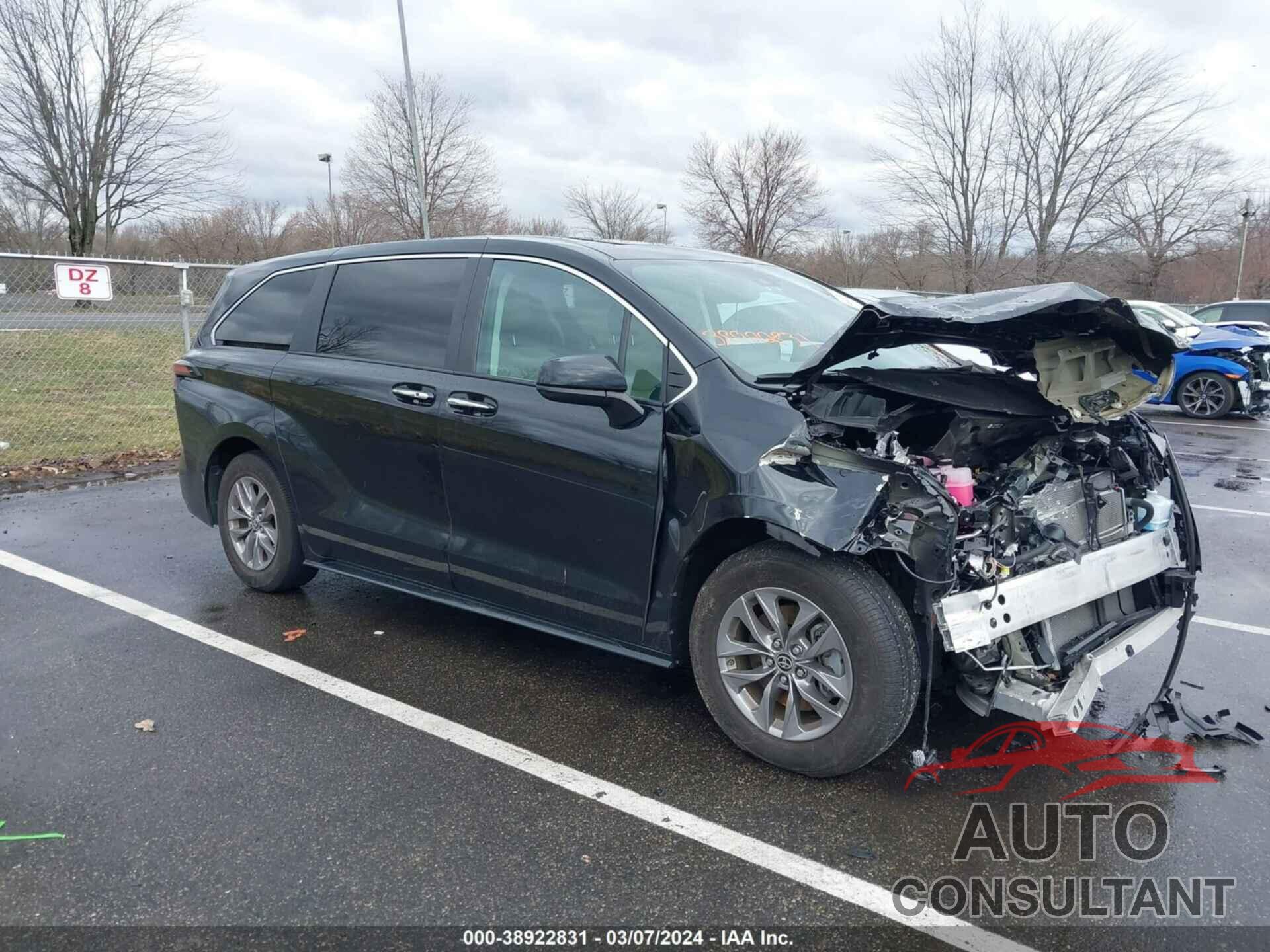 TOYOTA SIENNA 2023 - 5TDYSKFC0PS084080