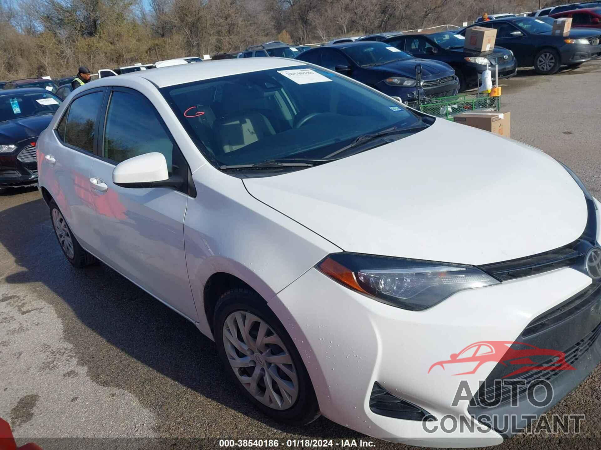TOYOTA COROLLA 2017 - 5YFBURHE5HP682487