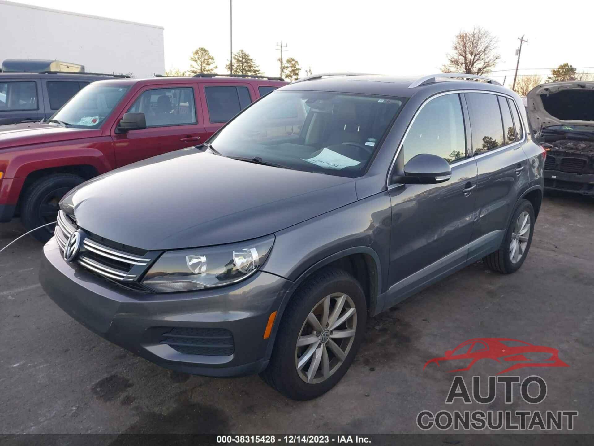 VOLKSWAGEN TIGUAN 2017 - WVGRV7AXXHK010401