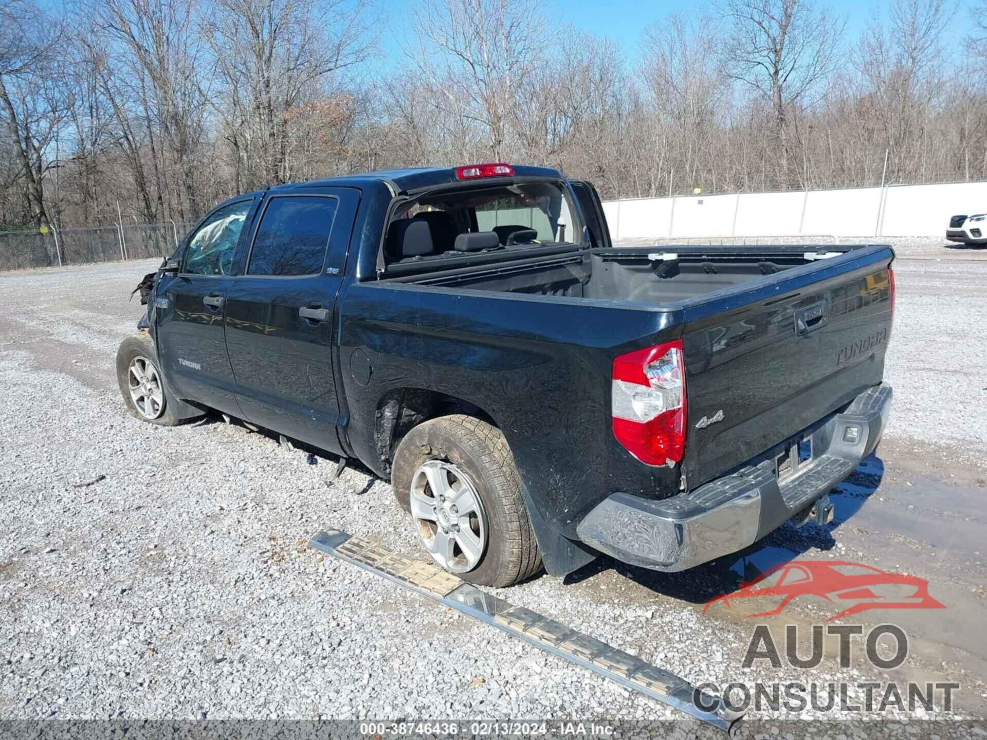 TOYOTA TUNDRA 2018 - 5TFDW5F14JX770515