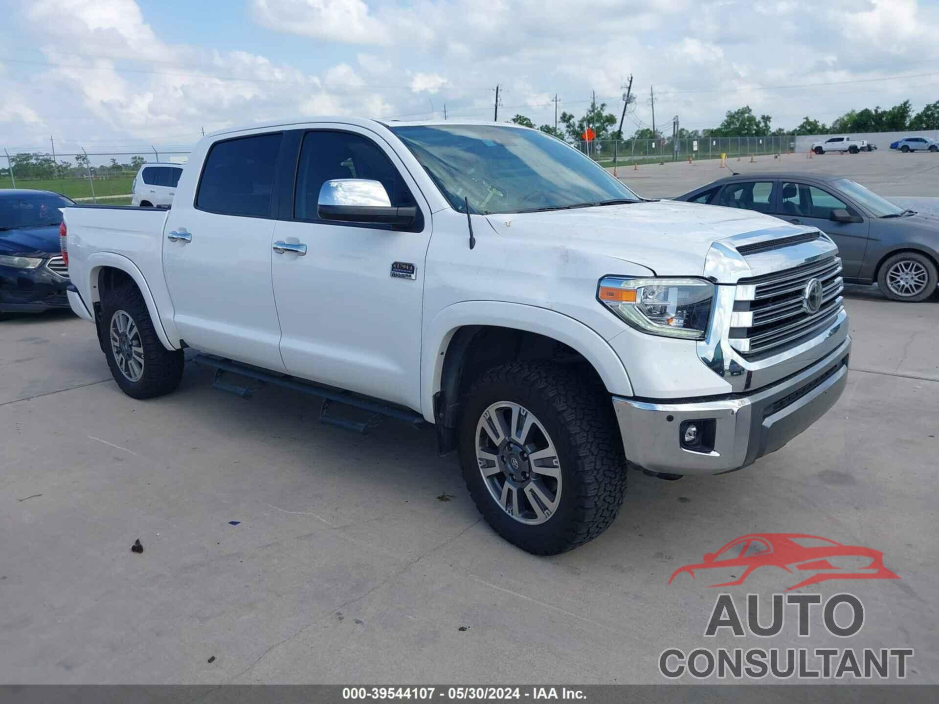 TOYOTA TUNDRA 2018 - 5TFAW5F18JX706304