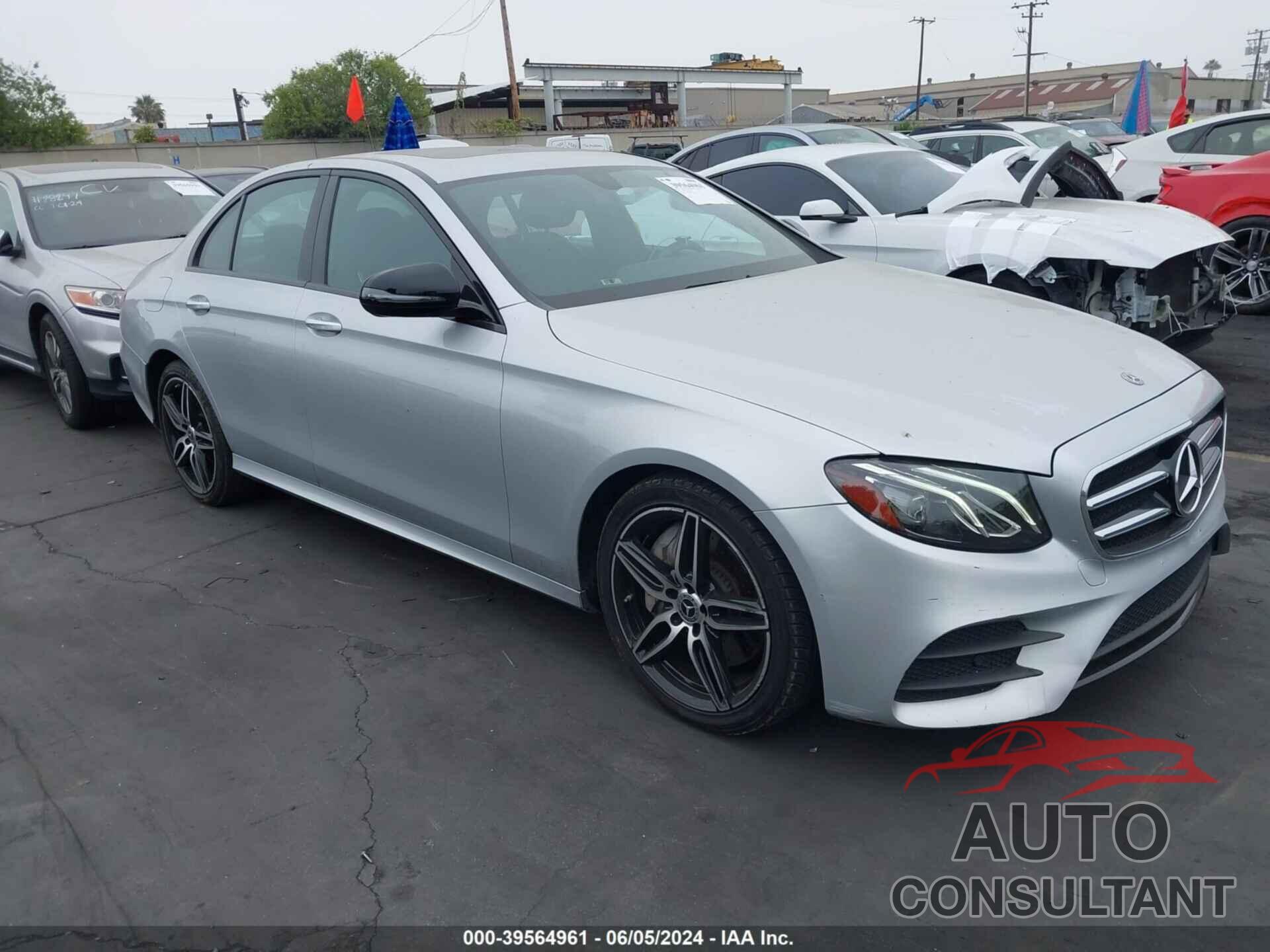 MERCEDES-BENZ E 300 2019 - WDDZF4JB8KA530846