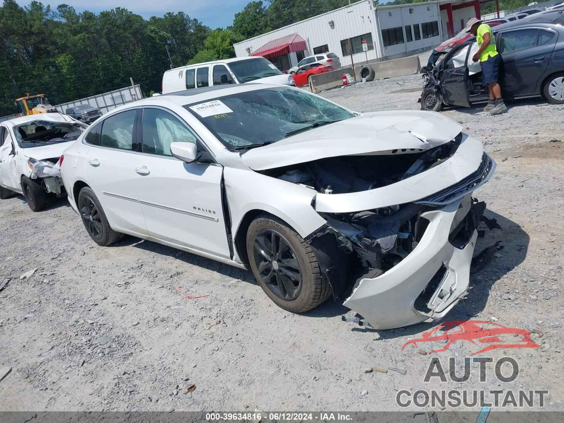 CHEVROLET MALIBU 2017 - 1G1ZE5ST4HF193364