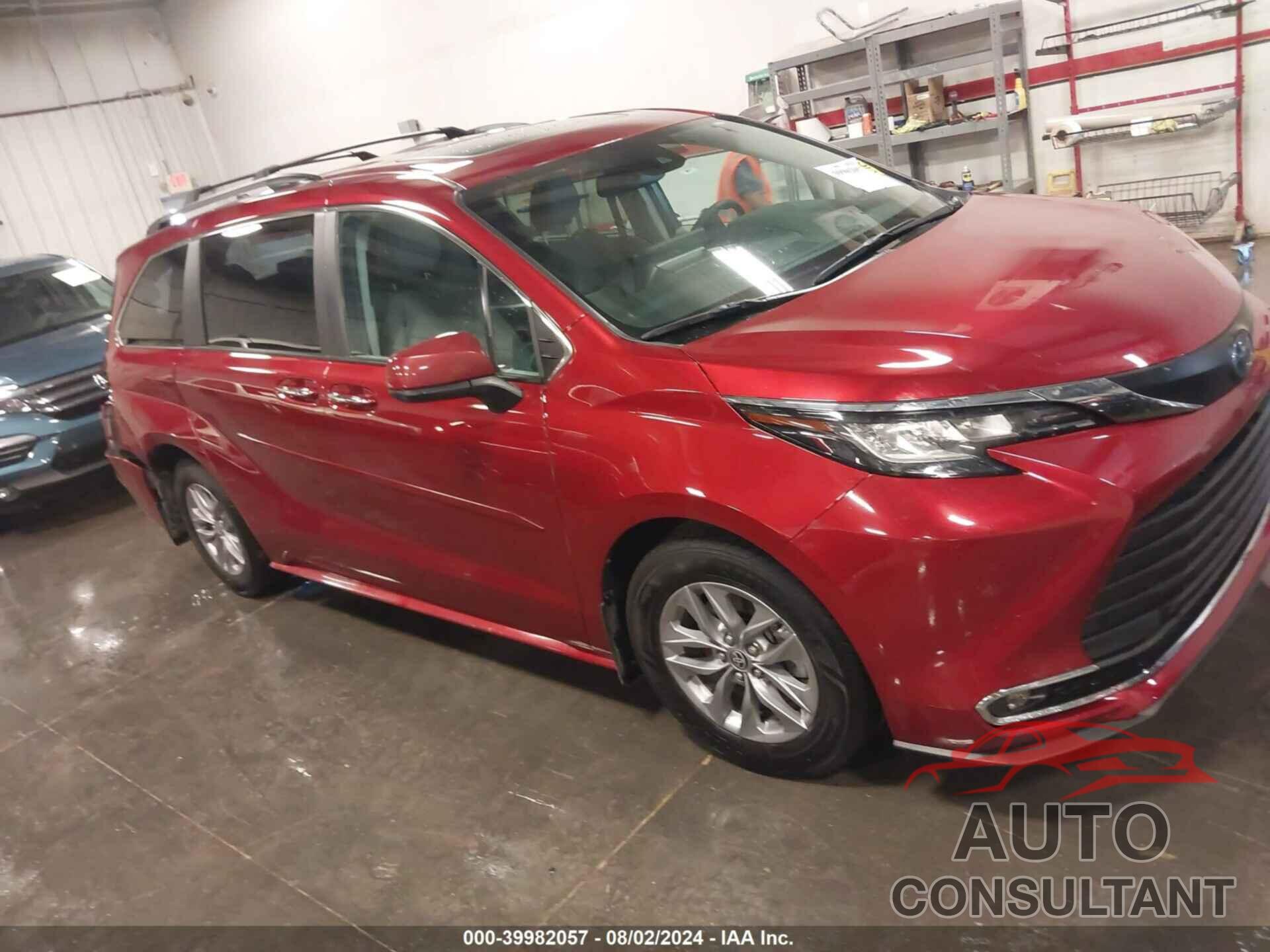 TOYOTA SIENNA 2022 - 5TDJRKEC2NS123067