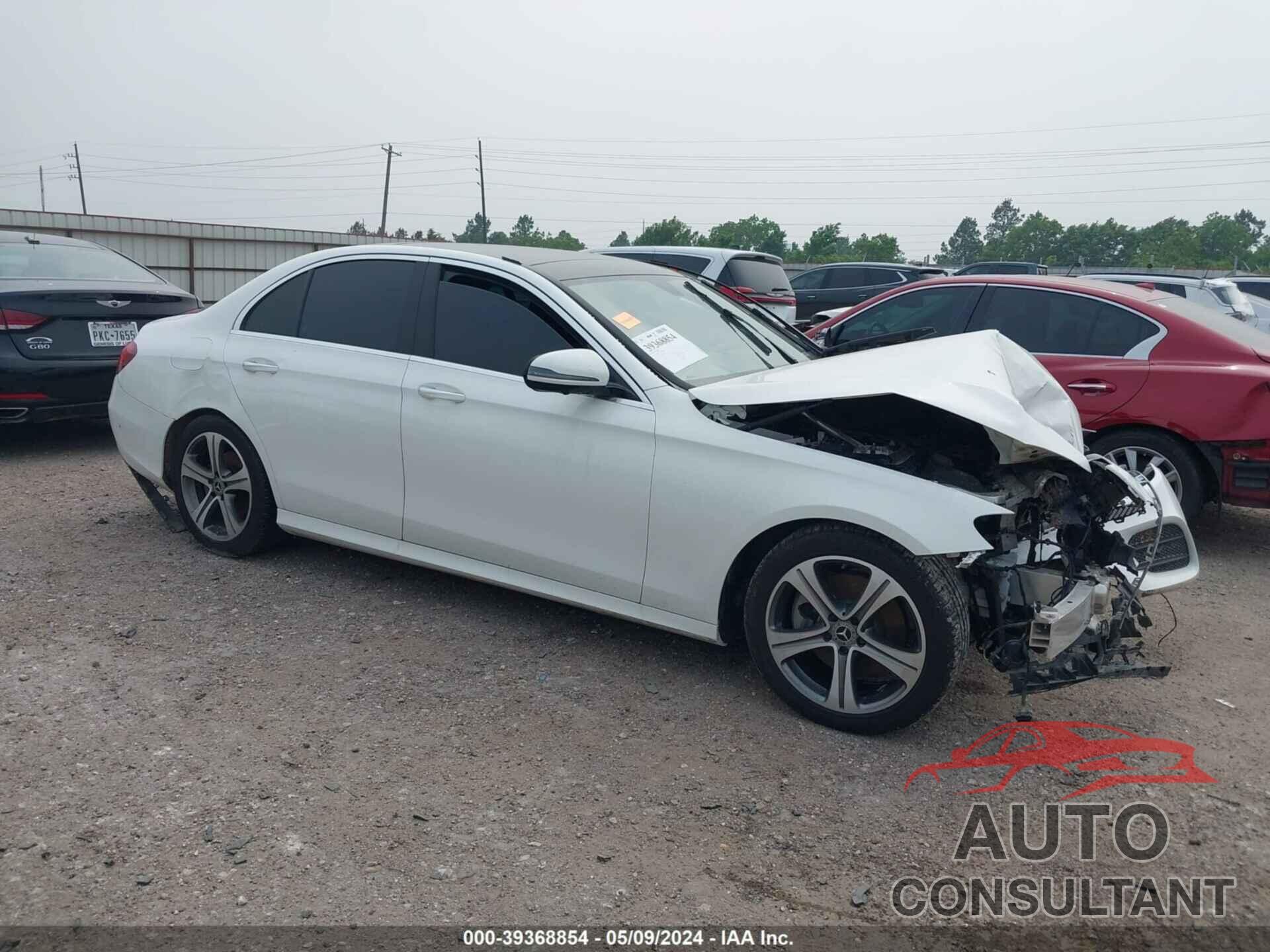 MERCEDES-BENZ E 300 2019 - WDDZF4JB1KA615107