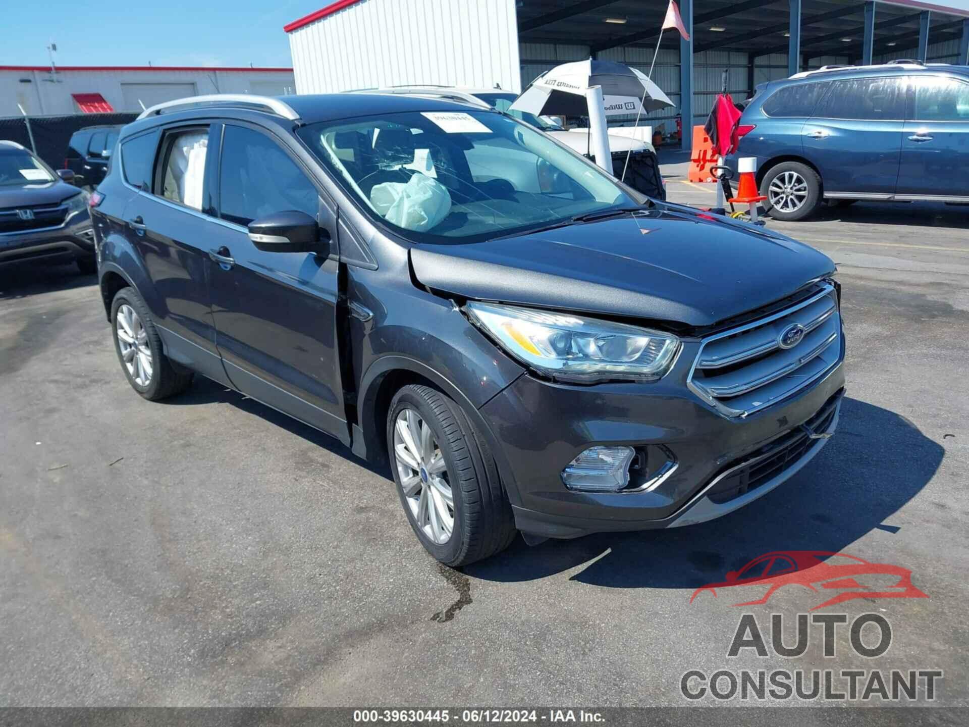 FORD ESCAPE 2017 - 1FMCU0J91HUB95556