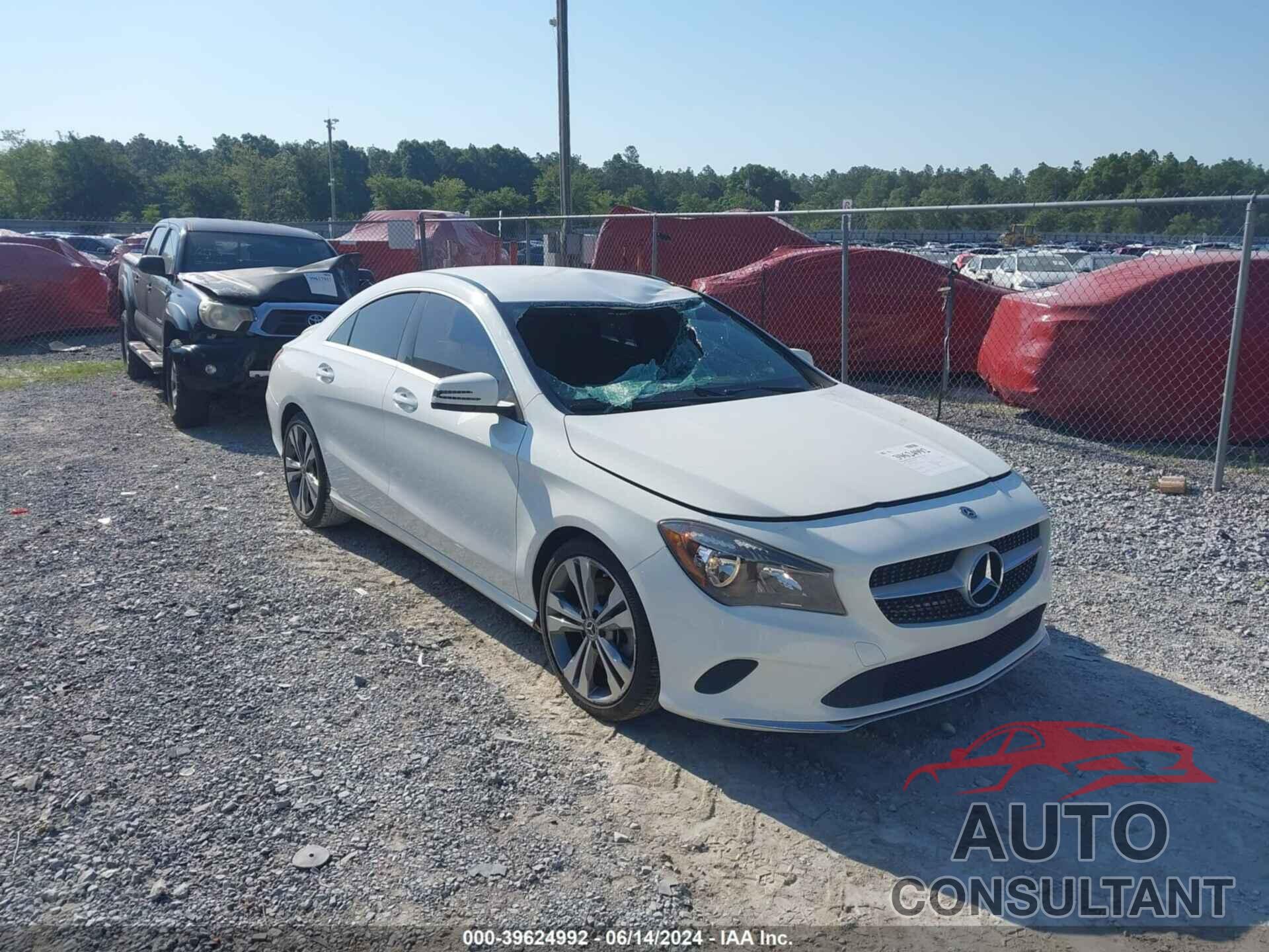 MERCEDES-BENZ CLA 250 2019 - WDDSJ4EB7KN744438