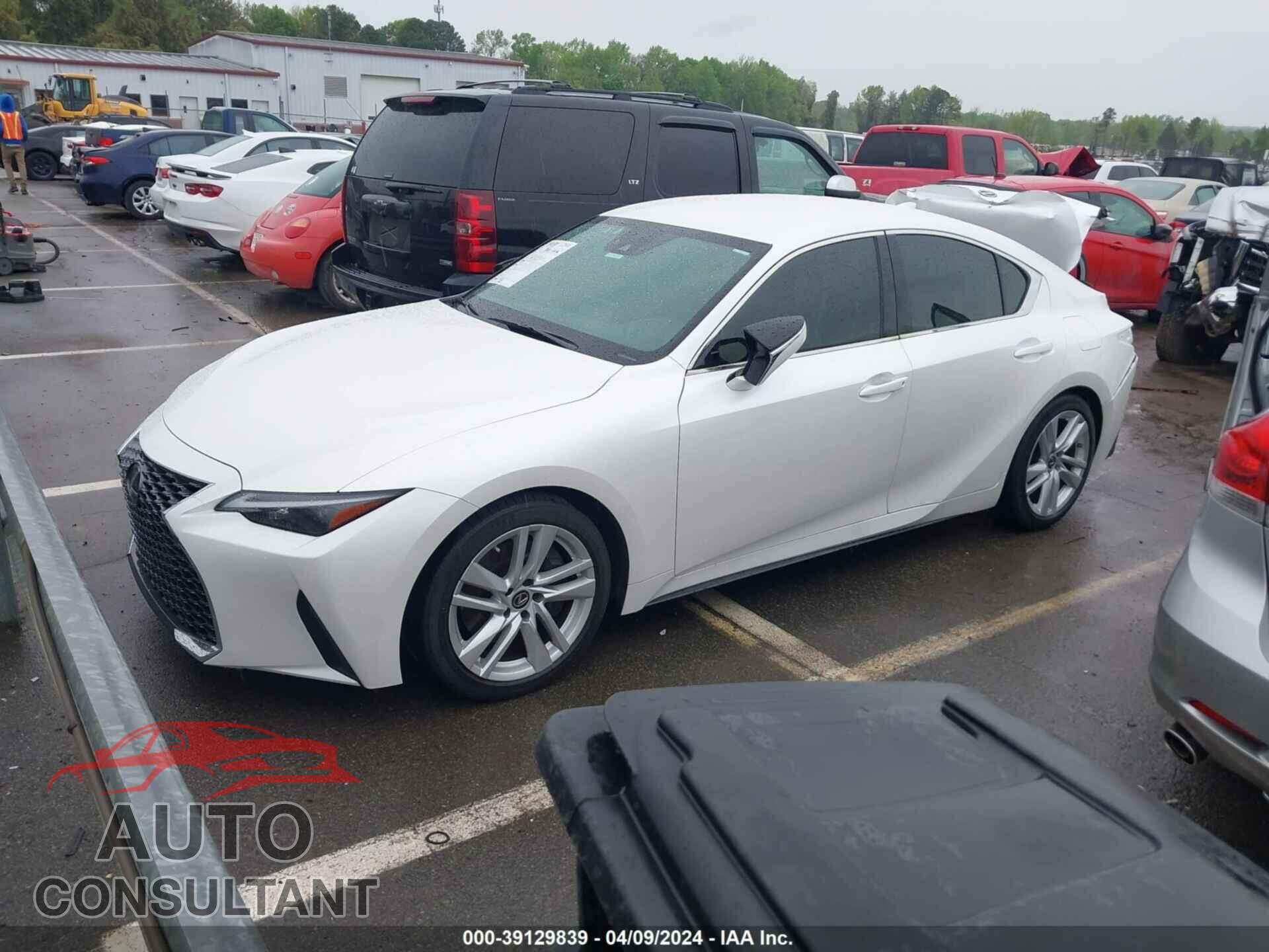 LEXUS IS 300 2021 - JTHAA1D28M5117383