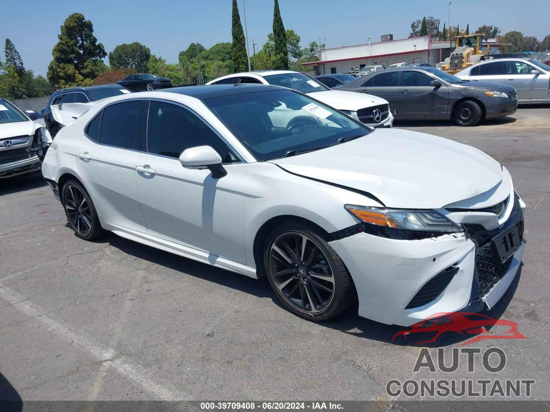 TOYOTA CAMRY 2018 - 4T1BZ1HK3JU015558