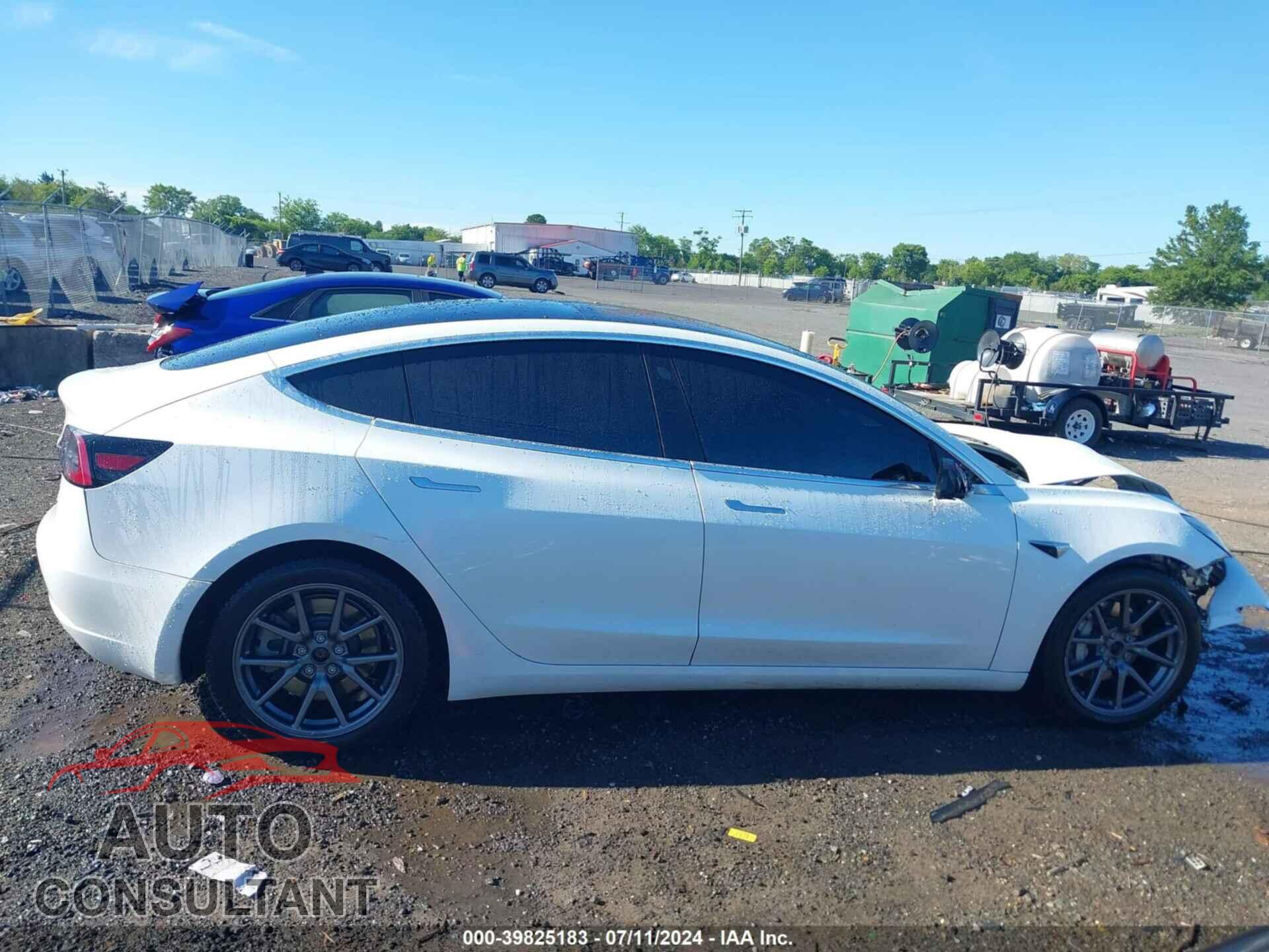 TESLA MODEL 3 2019 - 5YJ3E1EB6KF211450