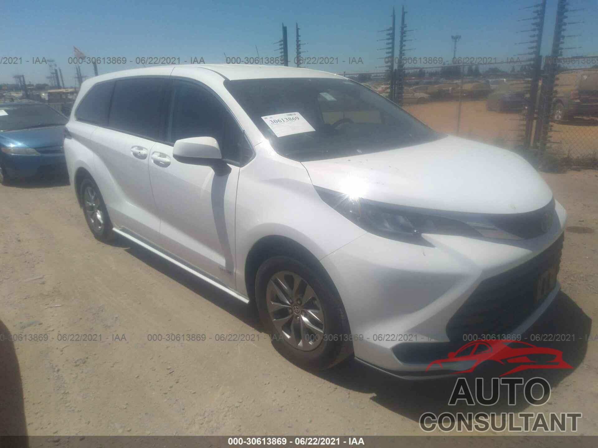 TOYOTA SIENNA 2021 - 5TDKRKECXMS015086