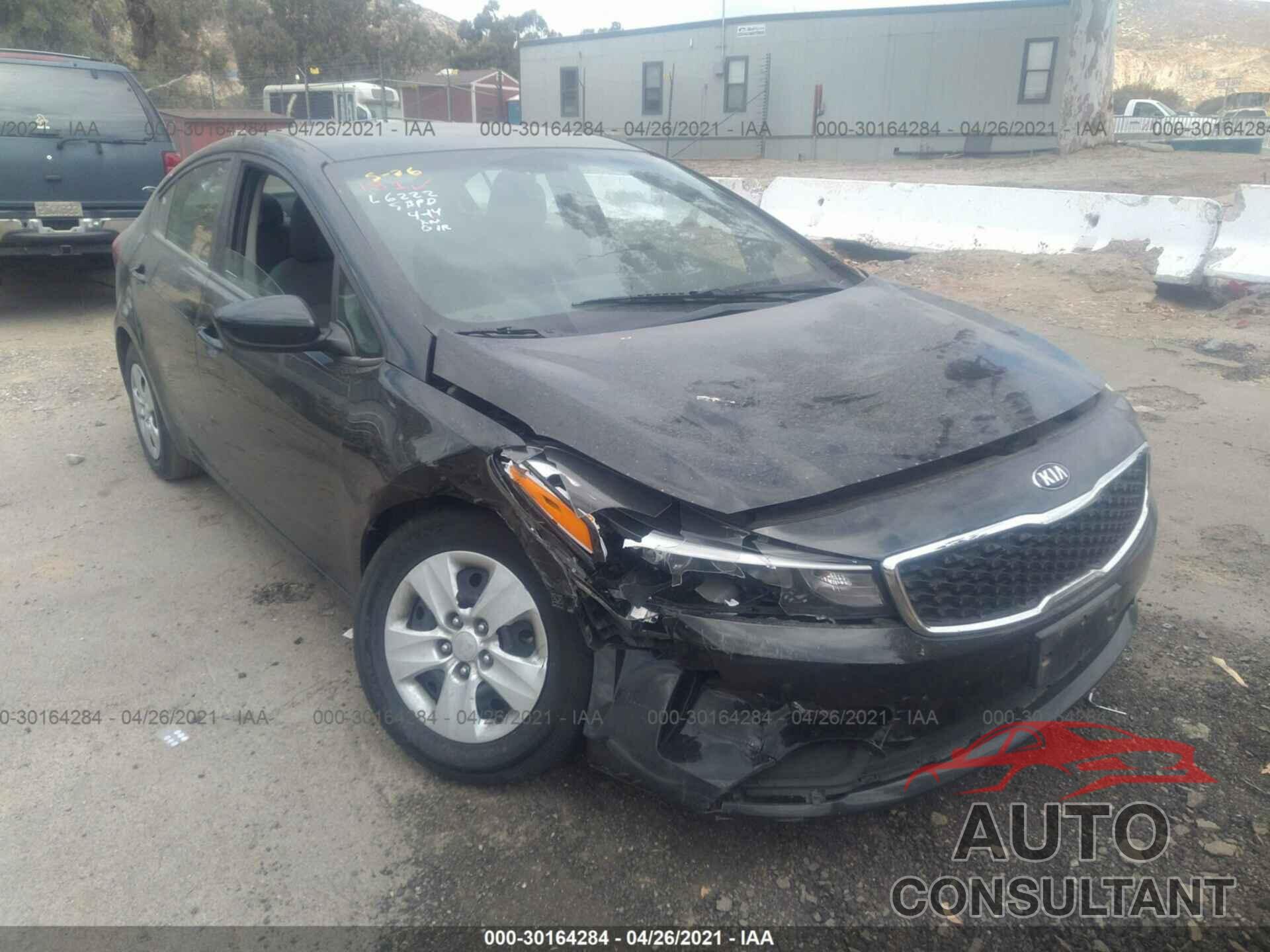 KIA FORTE 2018 - 3KPFK4A74JE270865