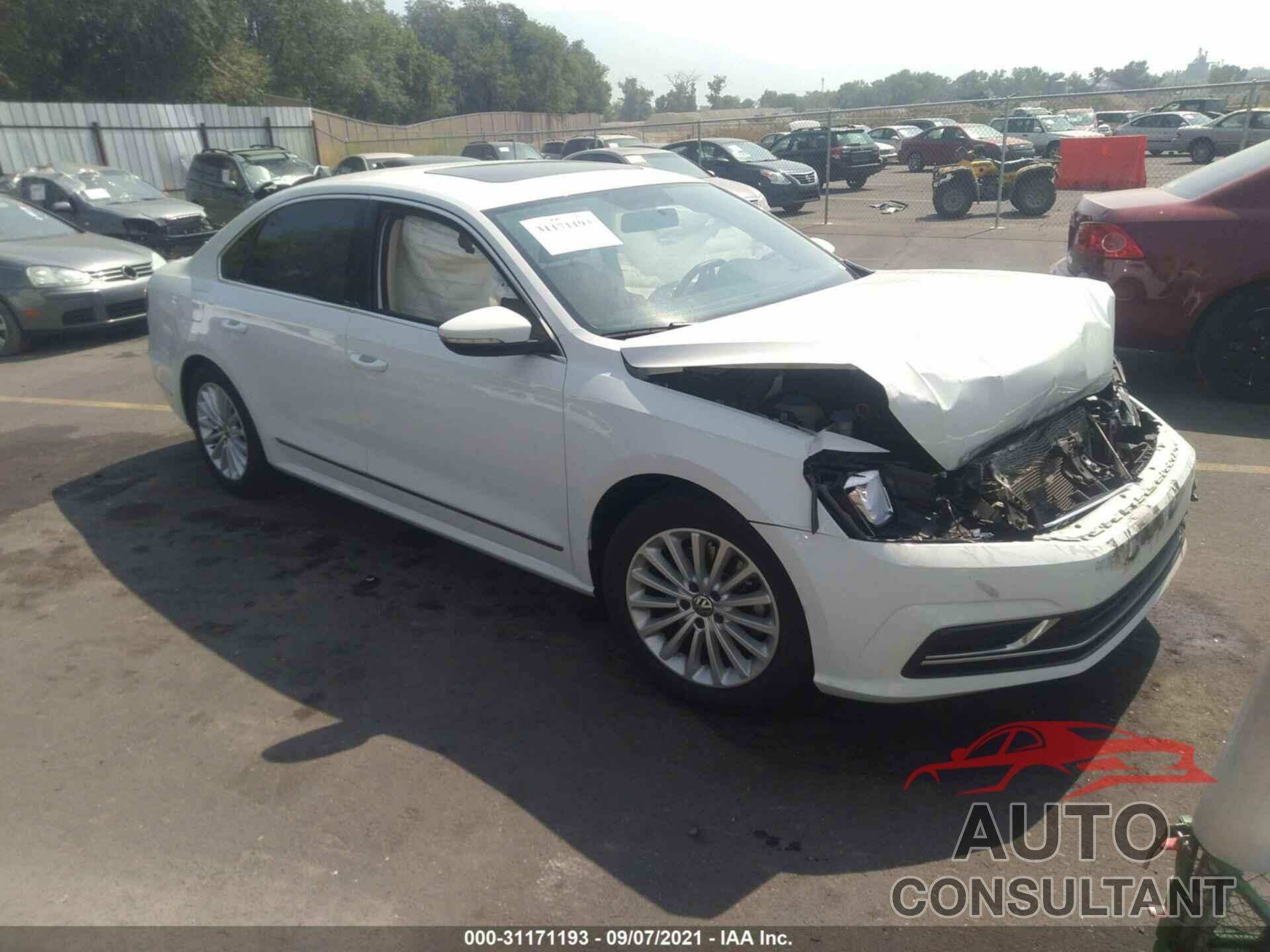 VOLKSWAGEN PASSAT 2017 - 1VWBT7A31HC067716