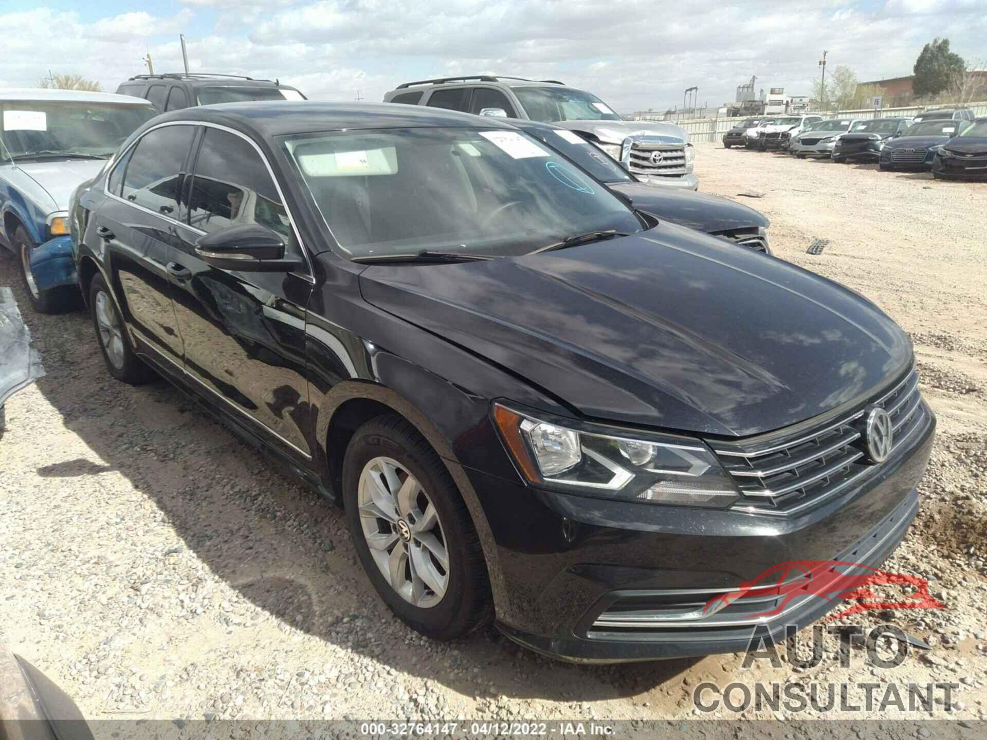 VOLKSWAGEN PASSAT 2017 - 1VWAT7A3XHC017313