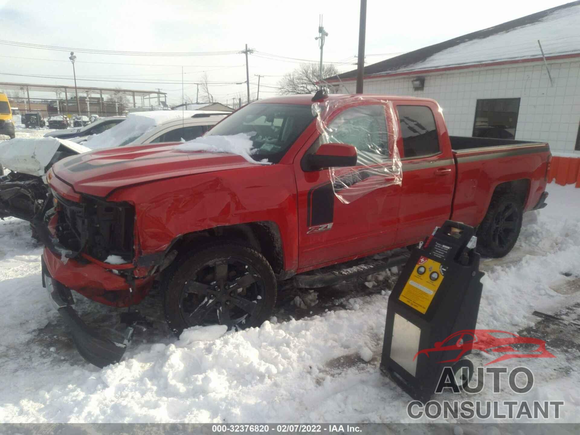 CHEVROLET SILVERADO 1500 2018 - 1GCVKREC8JZ217297