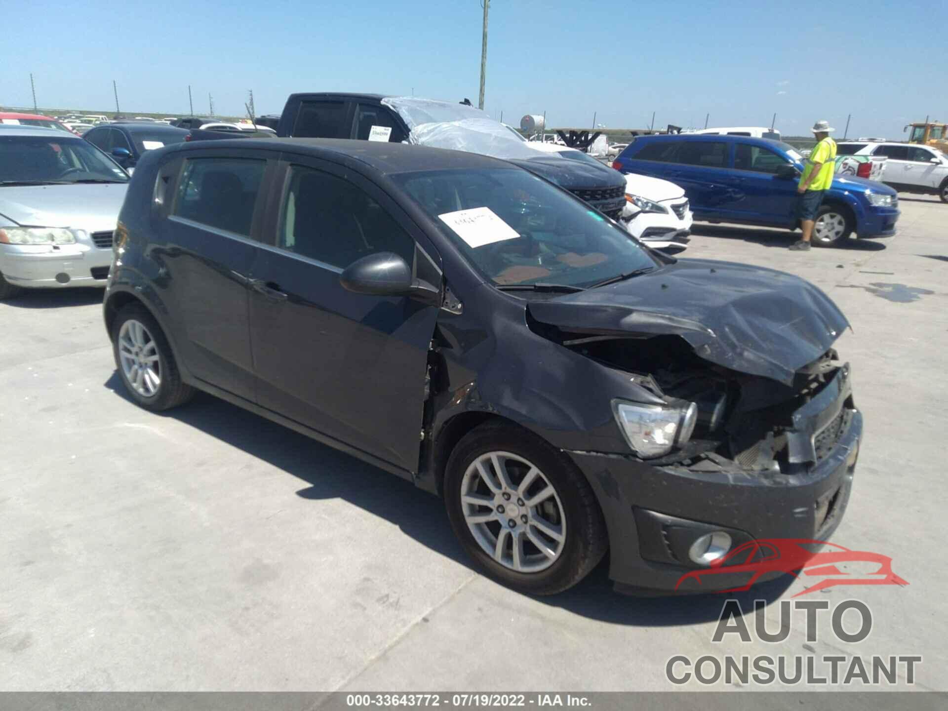 CHEVROLET SONIC 2016 - 1G1JC6SB5G4140294