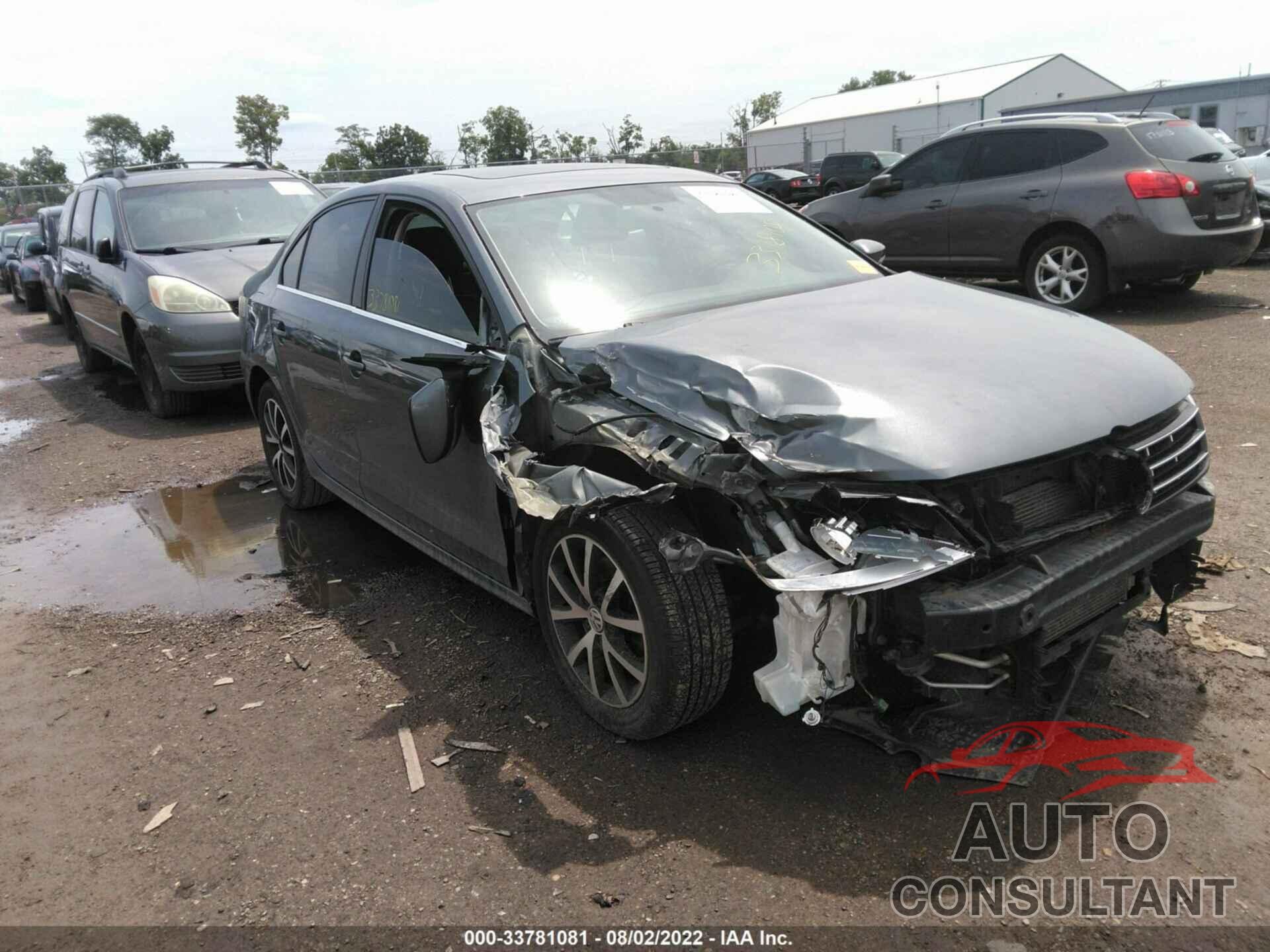 VOLKSWAGEN JETTA 2018 - 3VWDB7AJXJM261143