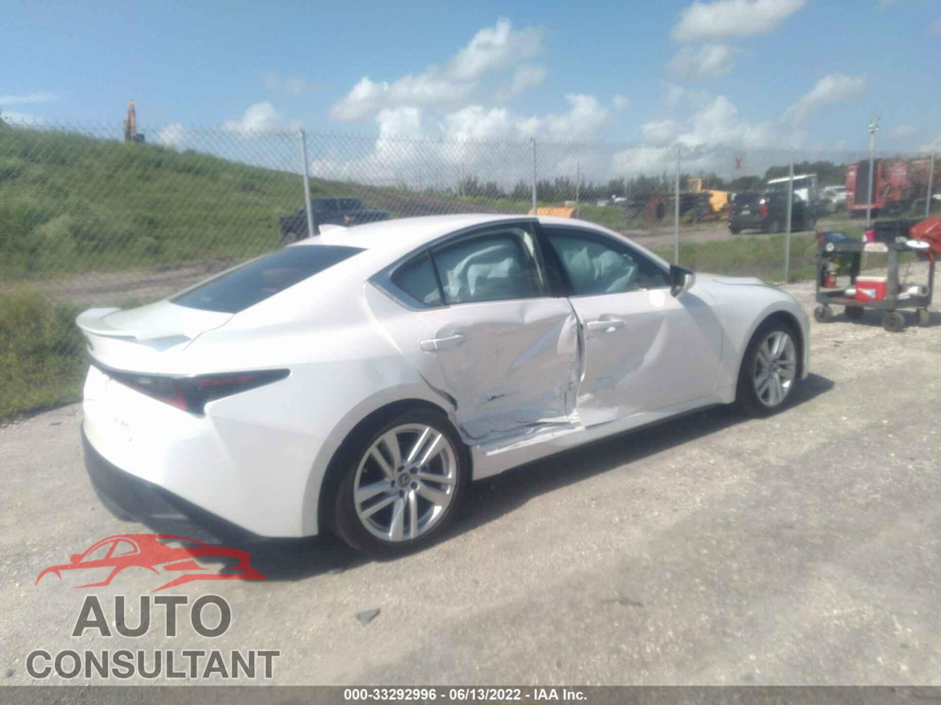 LEXUS IS 2021 - JTHCA1D22M5111877