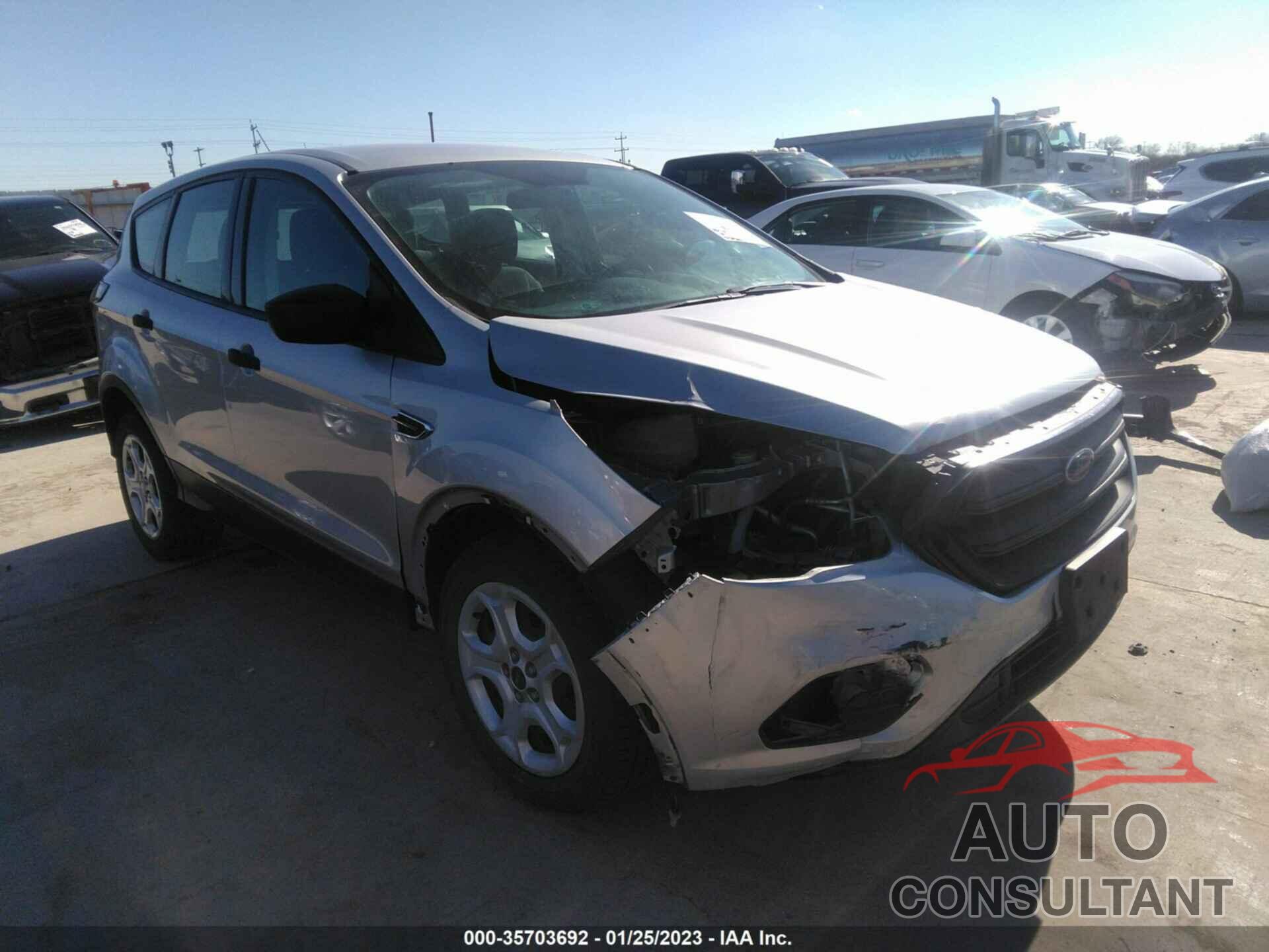 FORD ESCAPE 2017 - 1FMCU0F74HUE46948