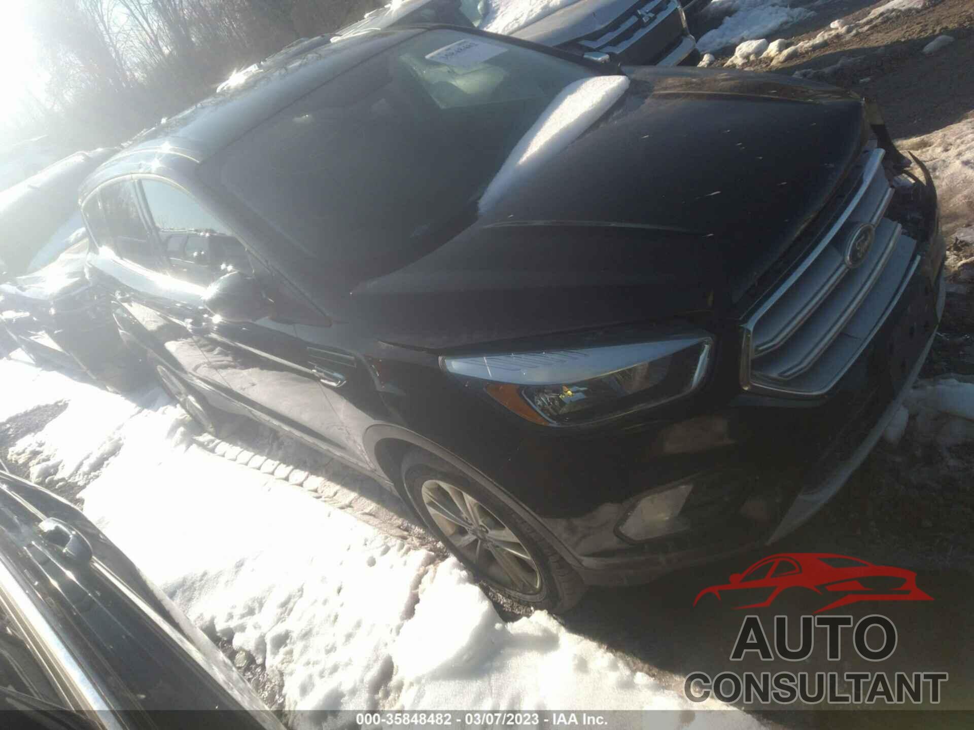 FORD ESCAPE 2017 - 1FMCU9G94HUA17913