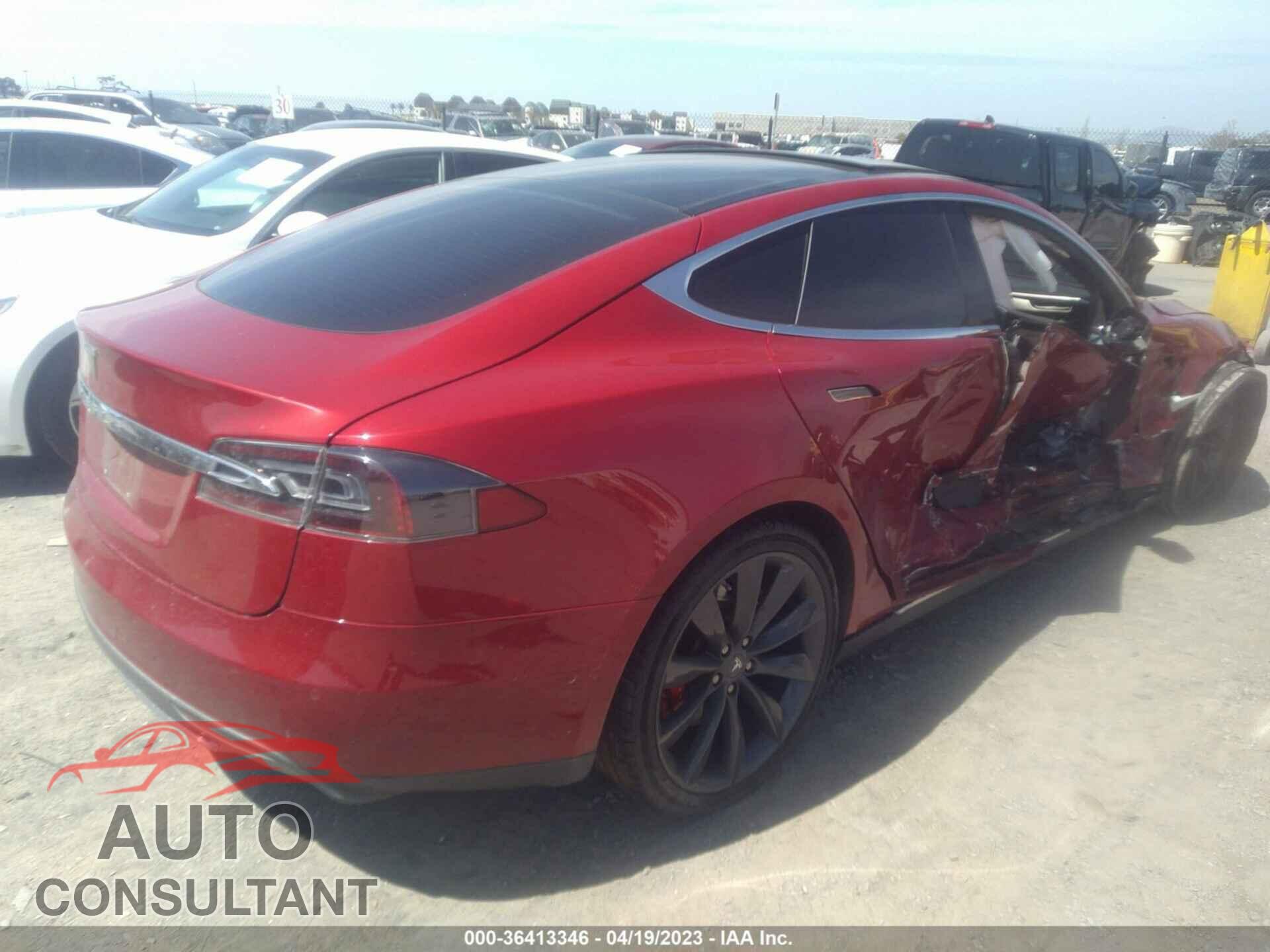 TESLA MODEL S 2015 - 5YJSA1E44FF104475