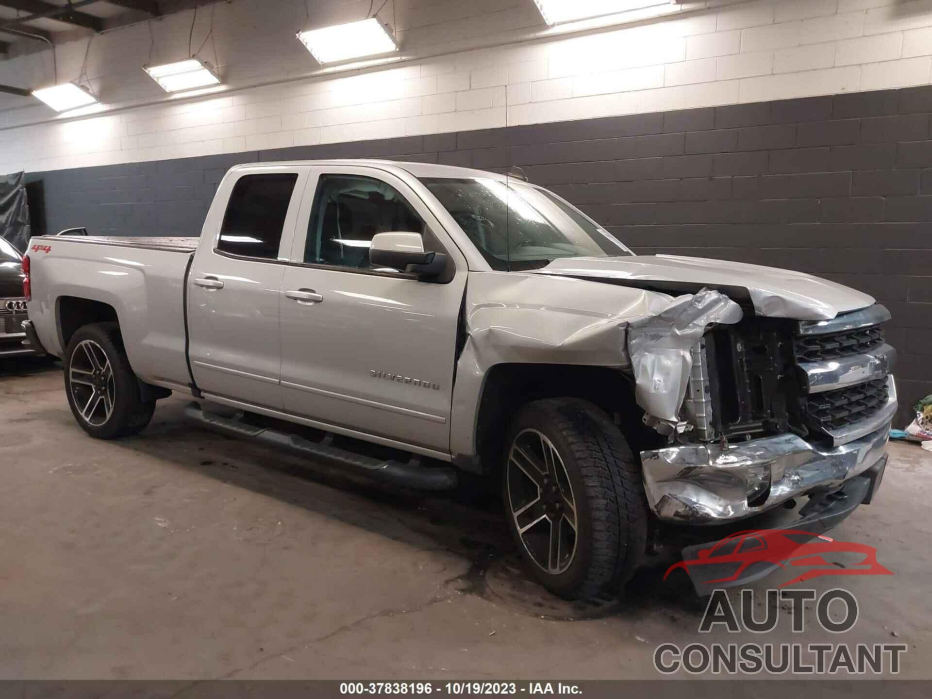 CHEVROLET SILVERADO 1500 2018 - 1GCVKREC4JZ379444