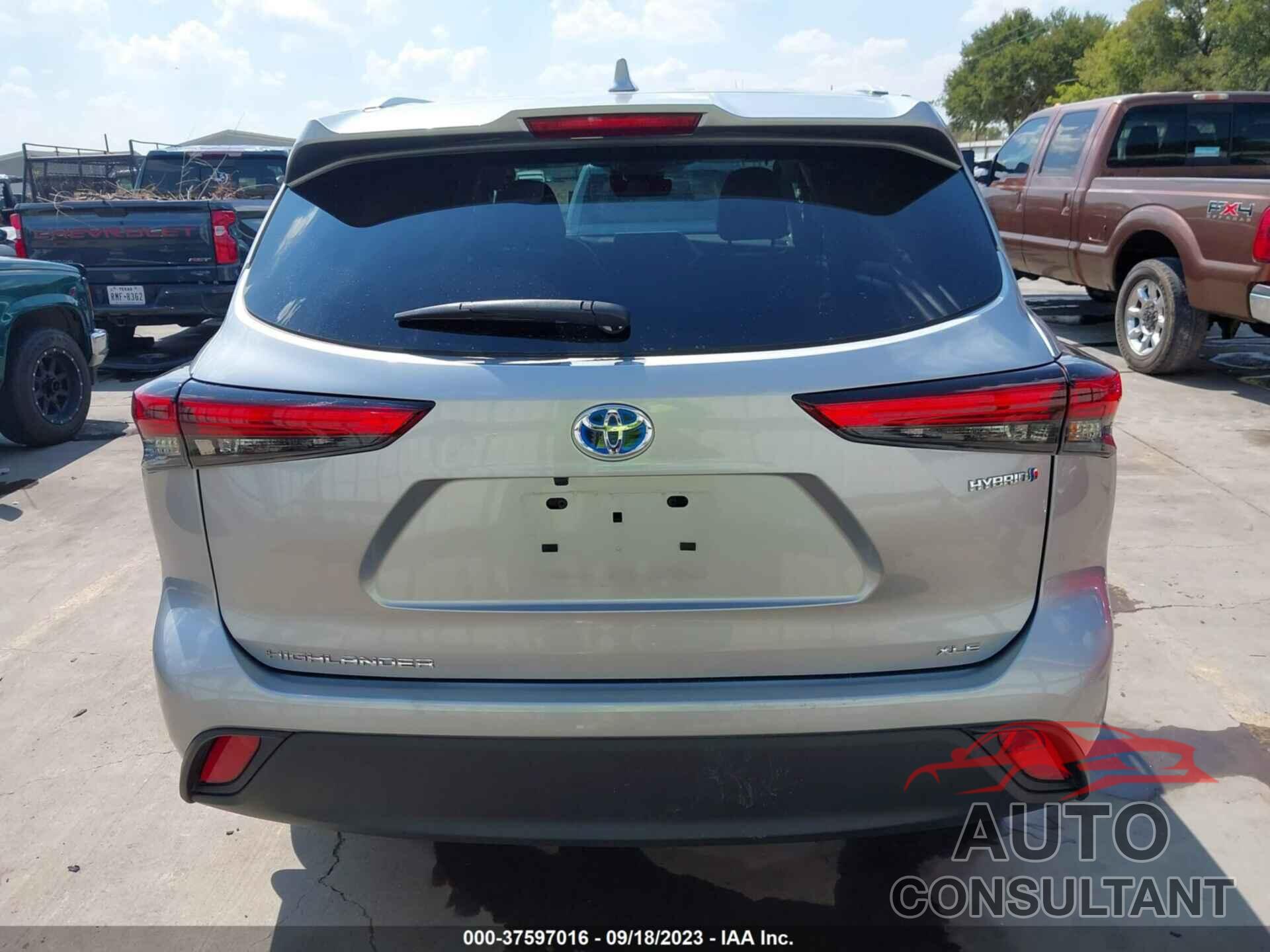 TOYOTA HIGHLANDER 2023 - 5TDKARAH2PS522571