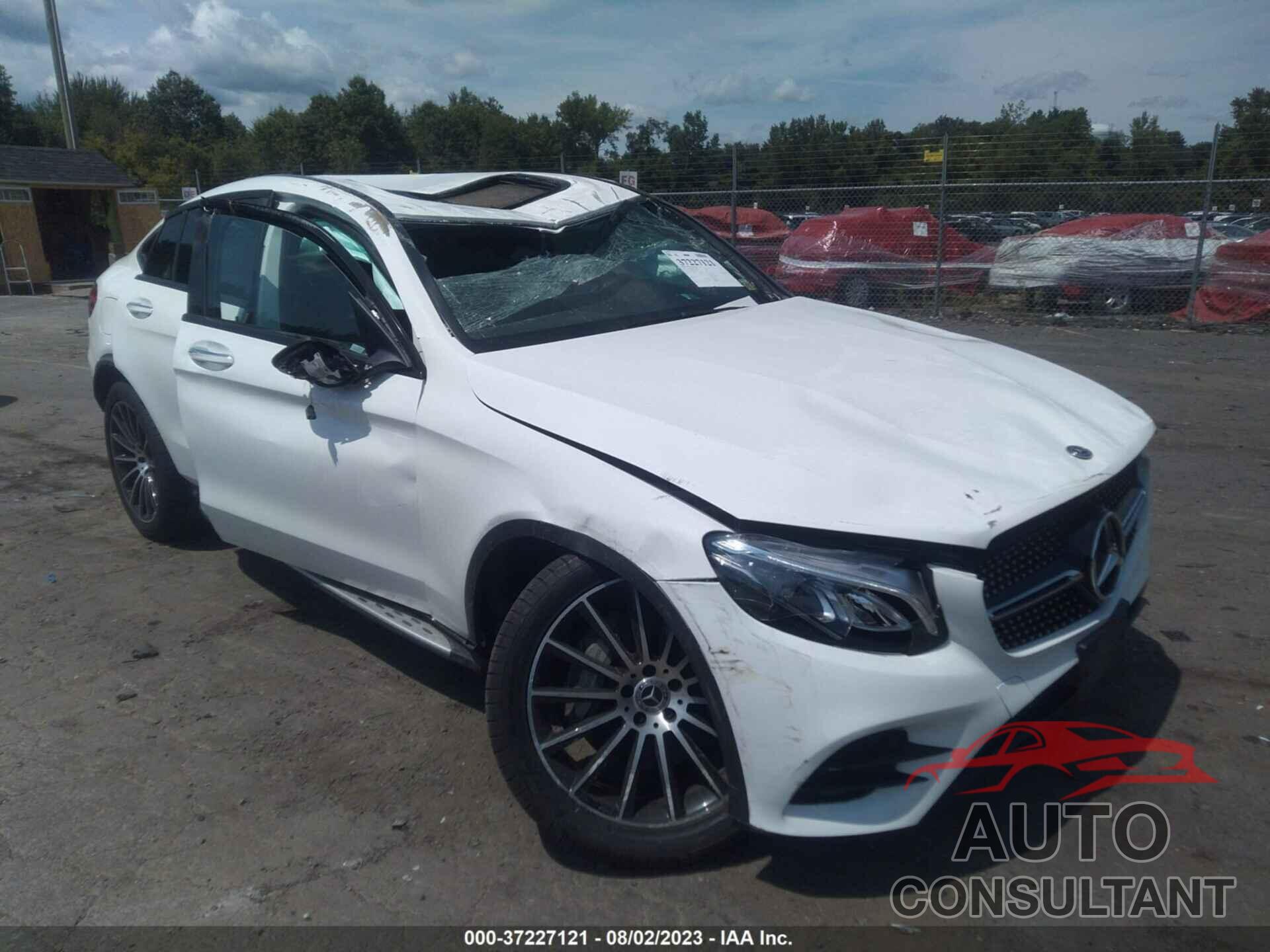 MERCEDES-BENZ GLC 300 COUPE 2019 - WDC0J4KB3KF589638