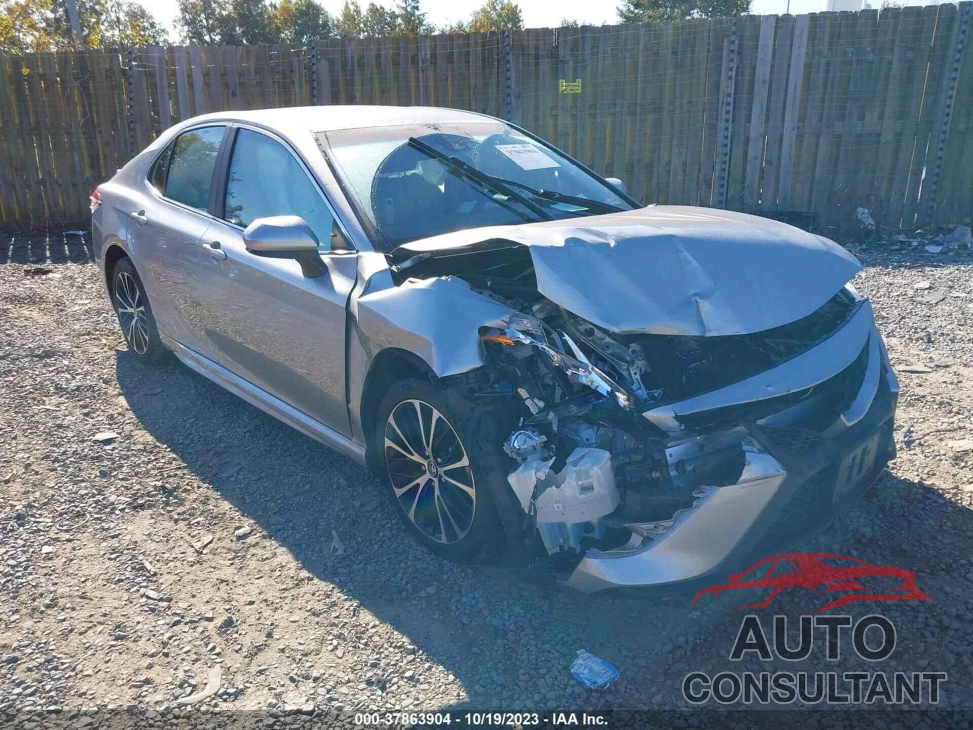 TOYOTA CAMRY 2018 - 4T1B11HK3JU661013