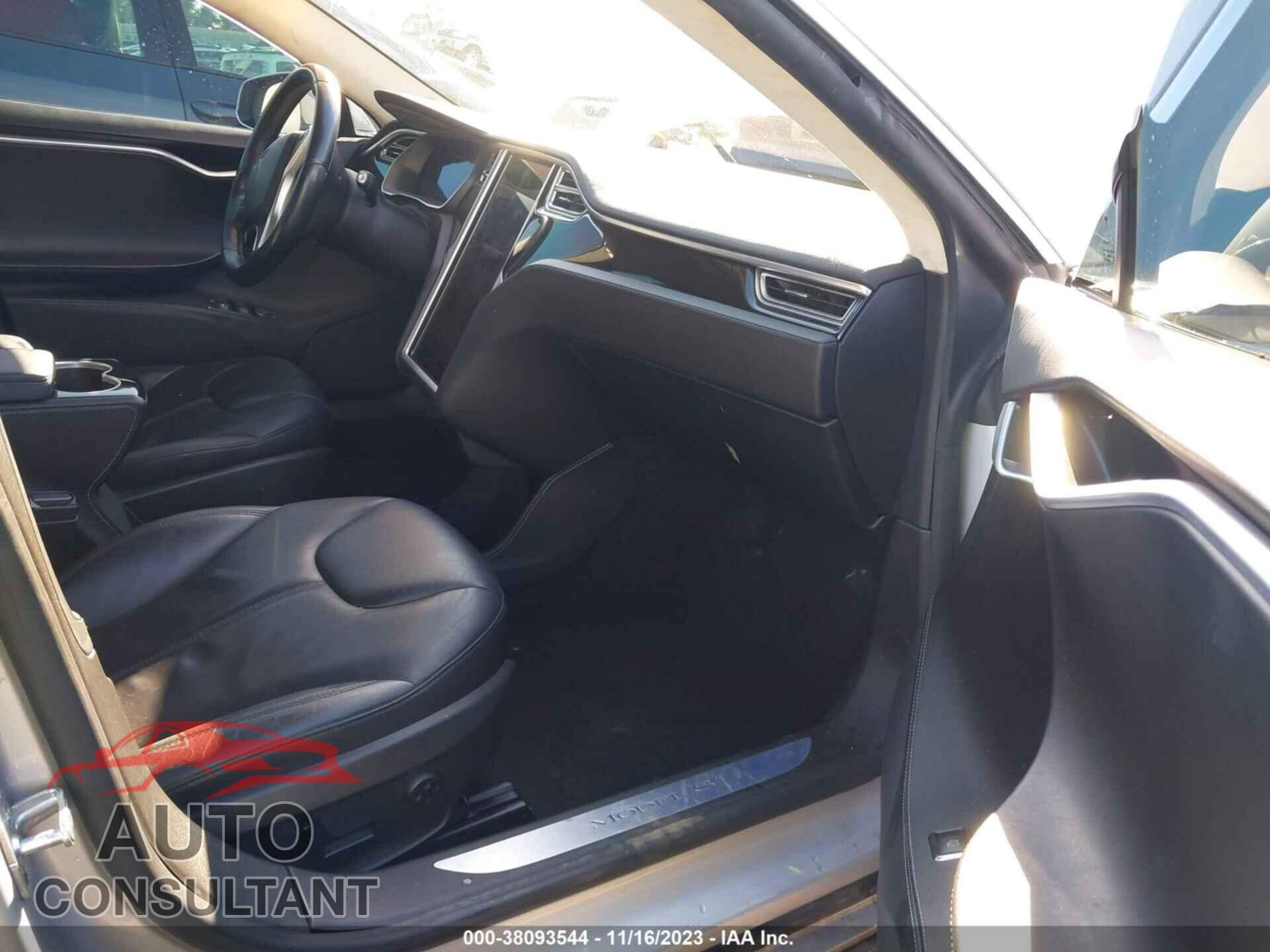 TESLA MODEL S 2015 - 5YJSA1E24FF118455