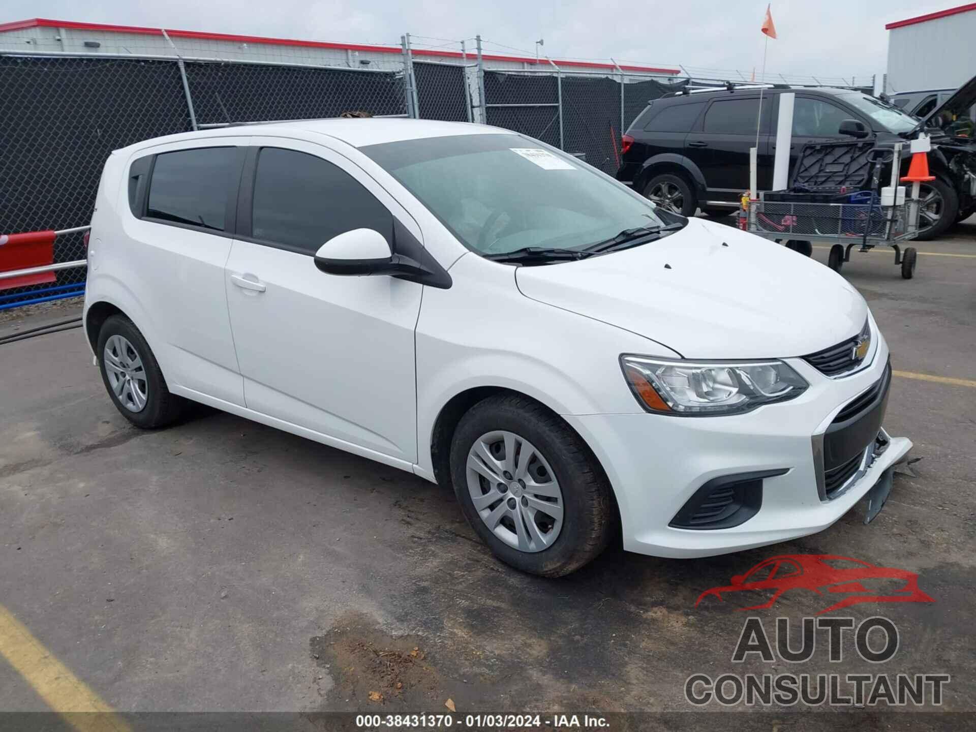 CHEVROLET SONIC 2018 - 1G1JG6SH2J4109486